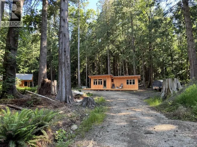 315 HAIRY ELBOW ROAD, Sechelt 2