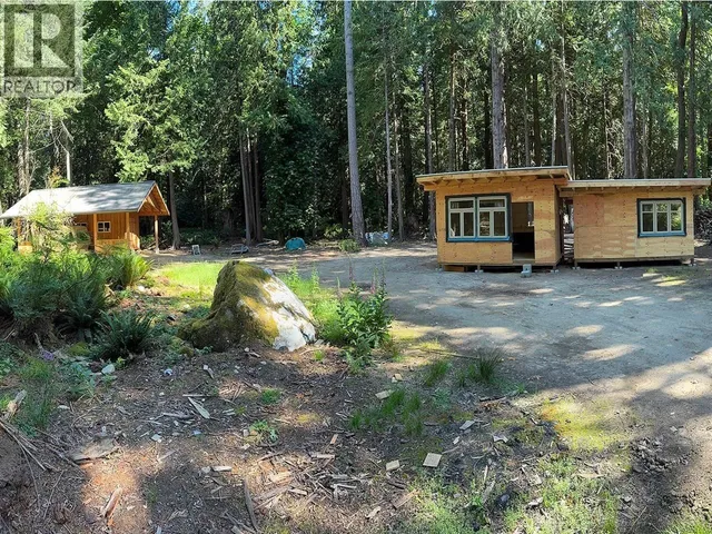 315 HAIRY ELBOW ROAD, Sechelt 3