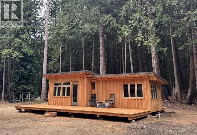 315 HAIRY ELBOW ROAD, Sechelt 4
