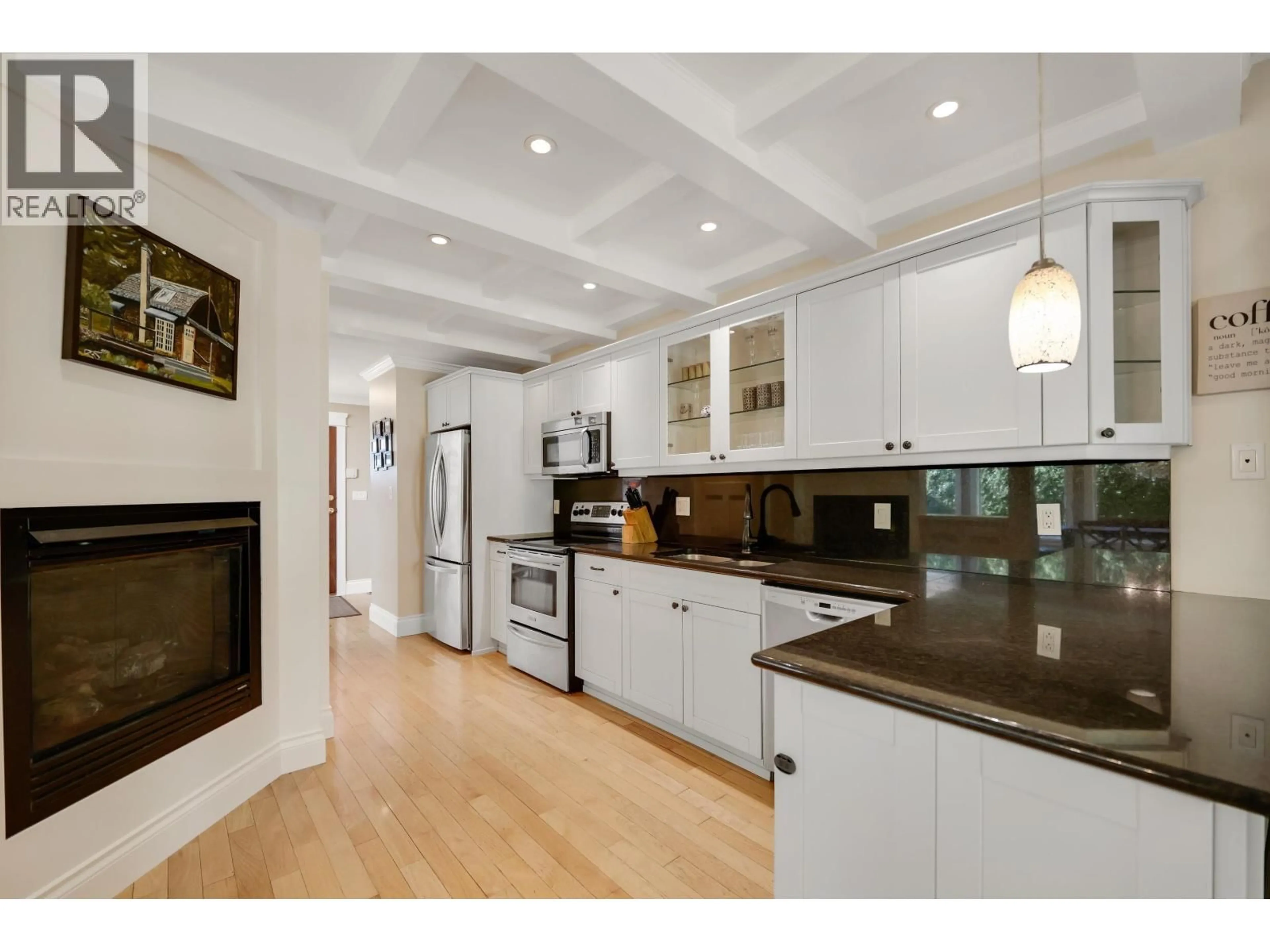 Open concept kitchen, unknown for 1159 AXEN ROAD, Squamish British Columbia V0H1H0