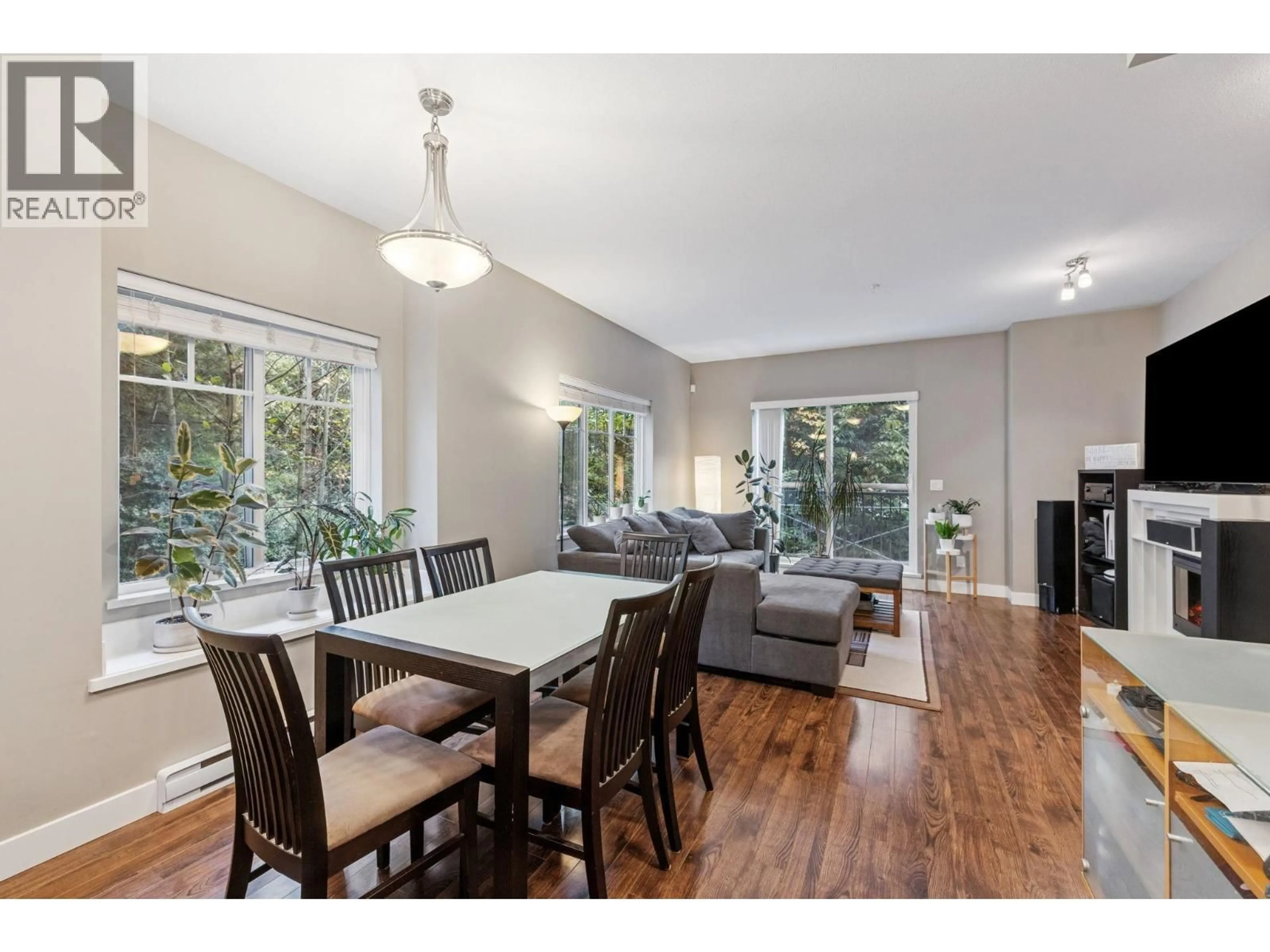 Dining room, wood/laminate floor for 207 - 3888 NORFOLK STREET, Burnaby British Columbia V5G1E5