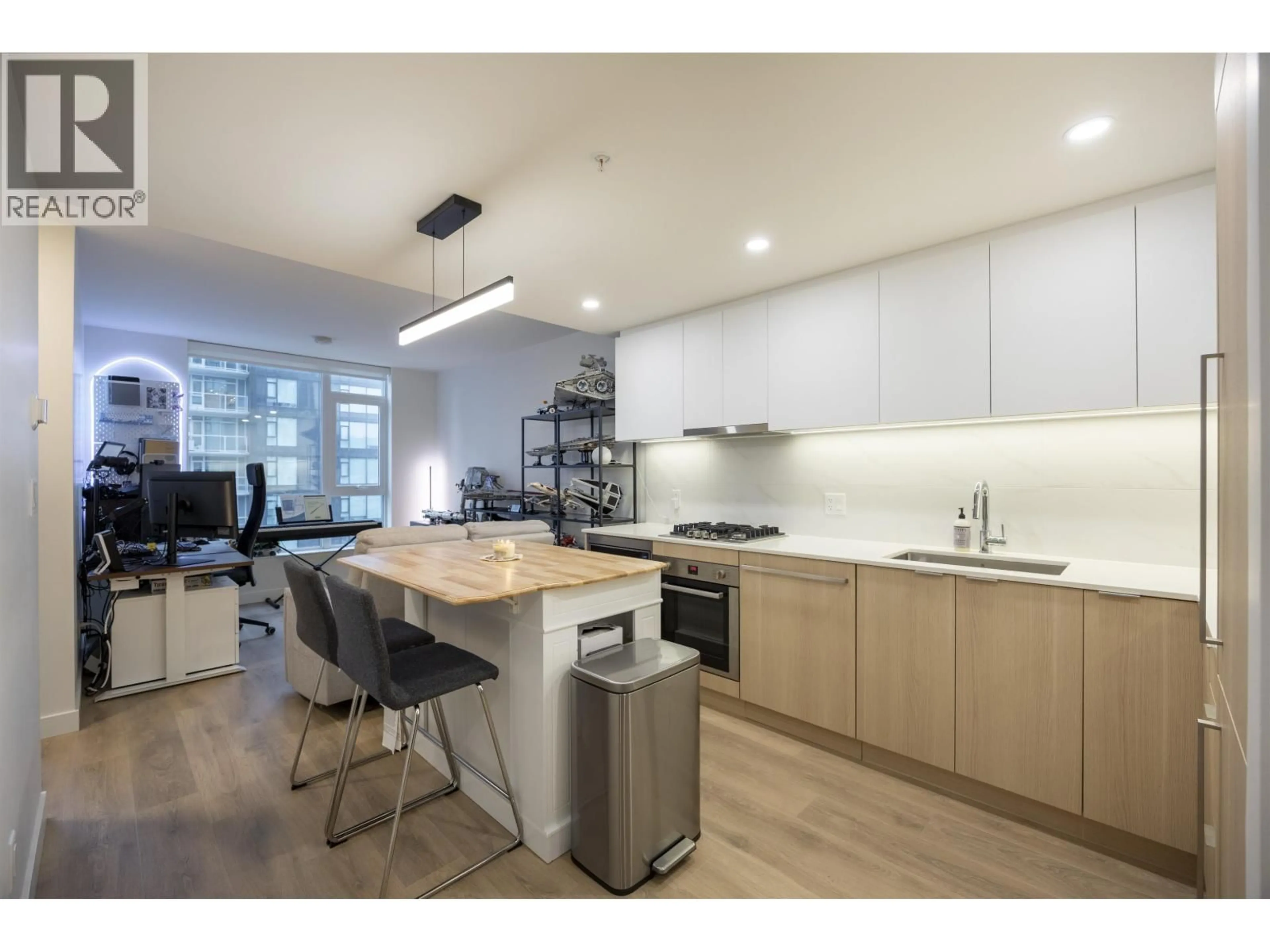 Open concept kitchen, unknown for 1205 - 318 ALDERSON AVENUE, Coquitlam British Columbia V3K0J1
