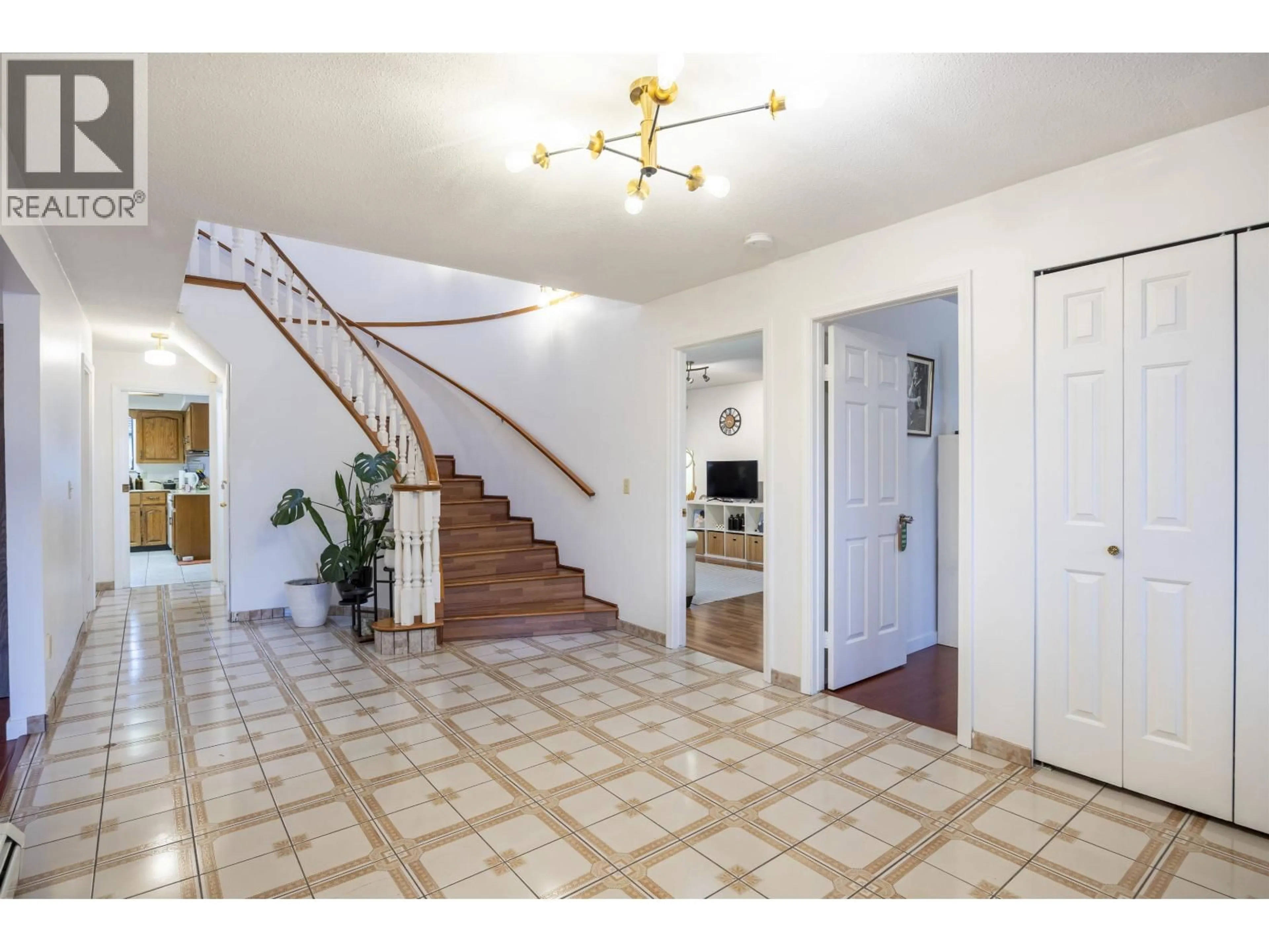 Unknown for 6126 DICKENS STREET, Burnaby British Columbia V5H1W7