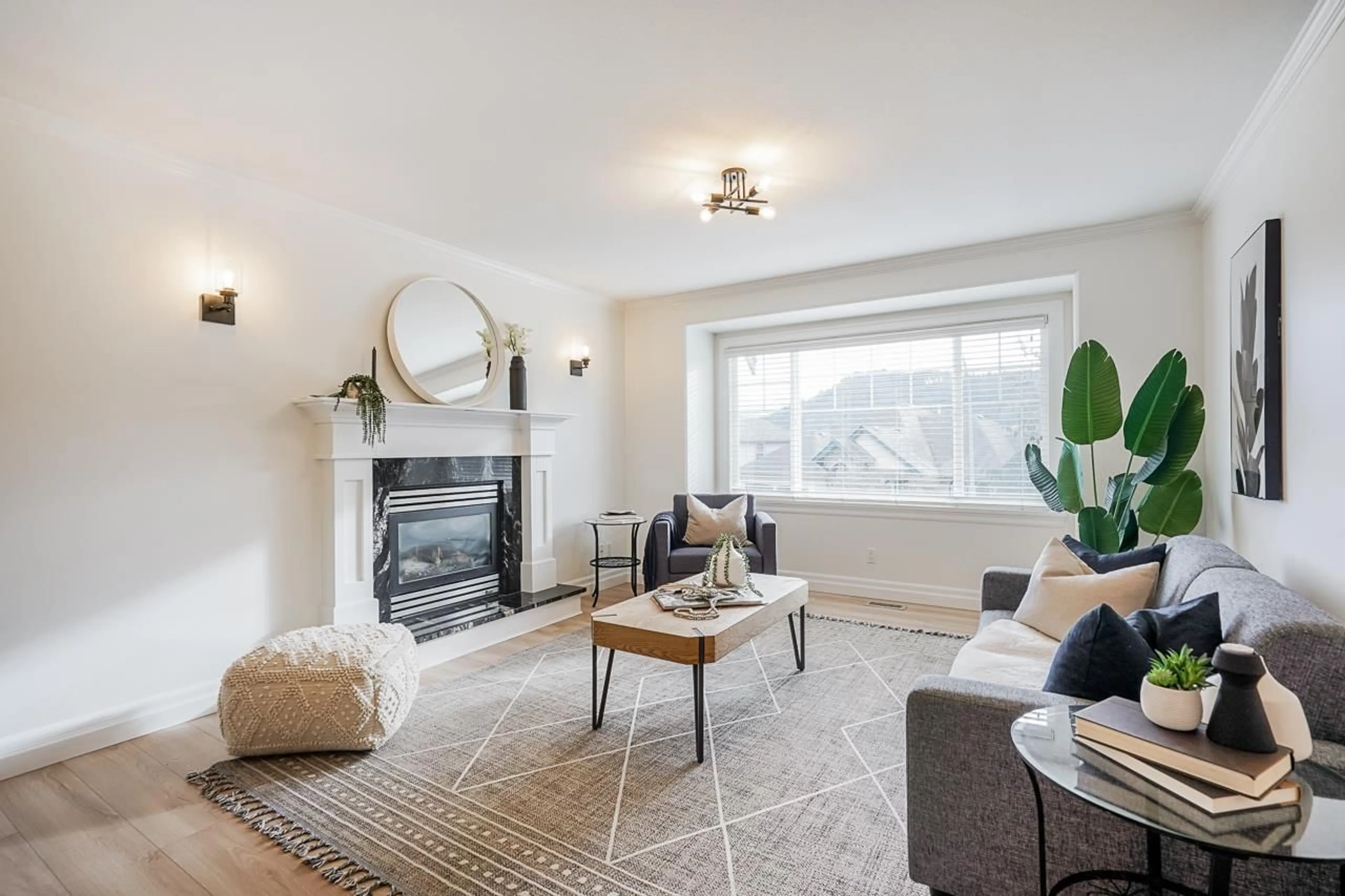 Living room with furniture, unknown for 45987 SHERWOOD DRIVE, Chilliwack British Columbia V2R5T6