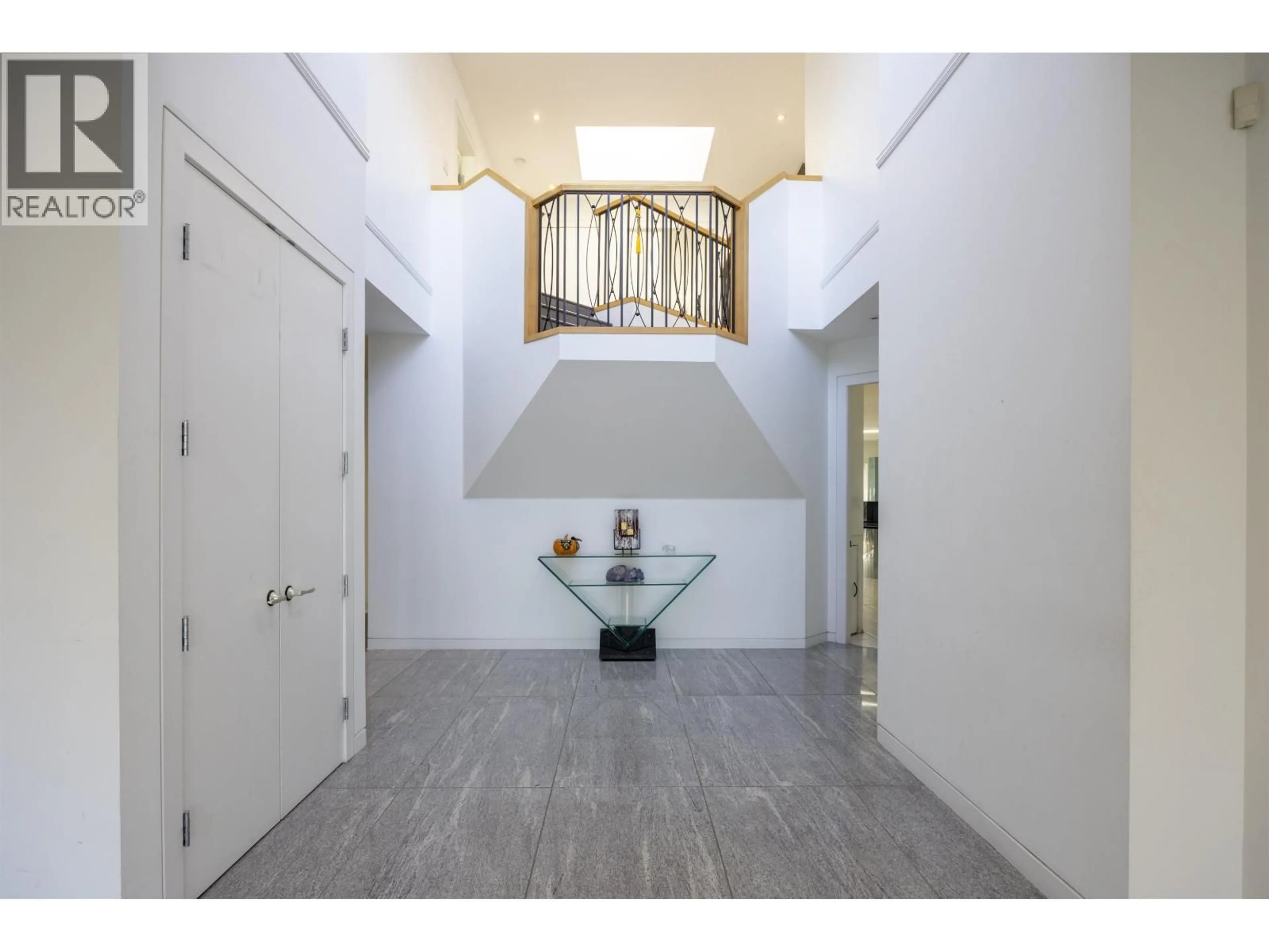 Indoor foyer for 6840 DONALD ROAD, Richmond British Columbia V7C2Y9