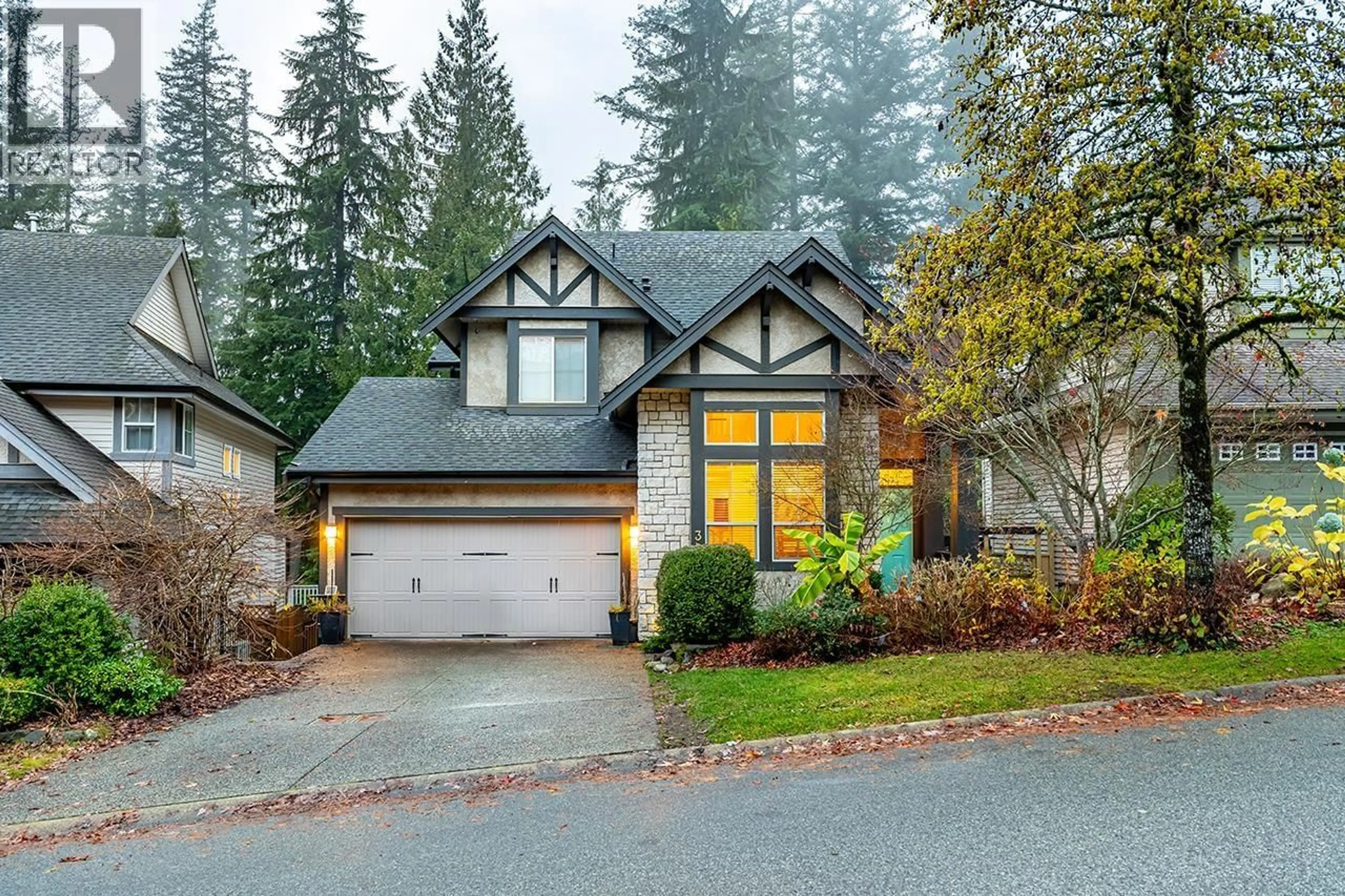 Home with vinyl exterior material, street for 30 HAWTHORN DRIVE, Port Moody British Columbia V3H0A4