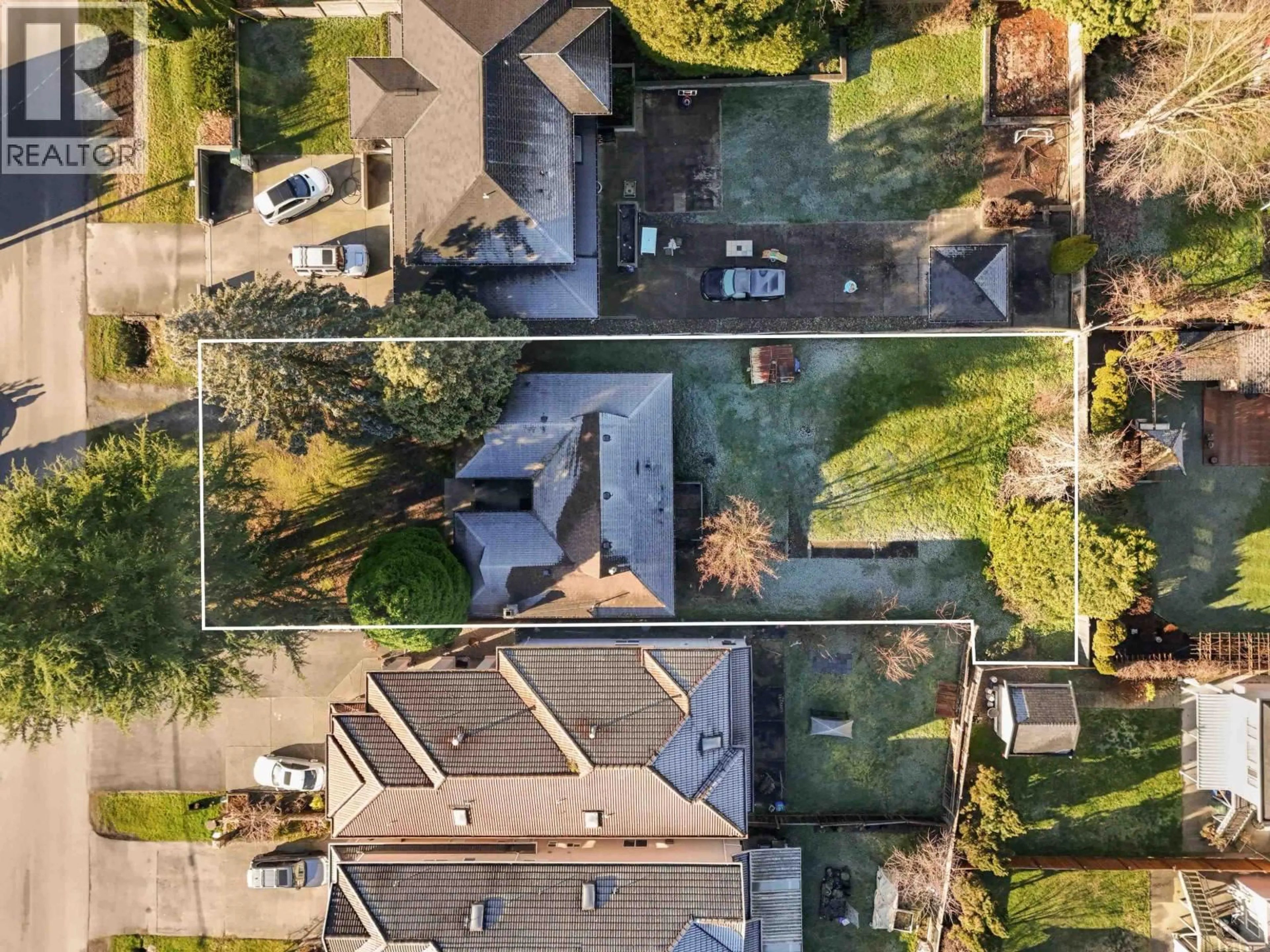 A pic from outside/outdoor area/front of a property/back of a property/a pic from drone, street for 10331 FINLAYSON DRIVE, Richmond British Columbia V6X1W8