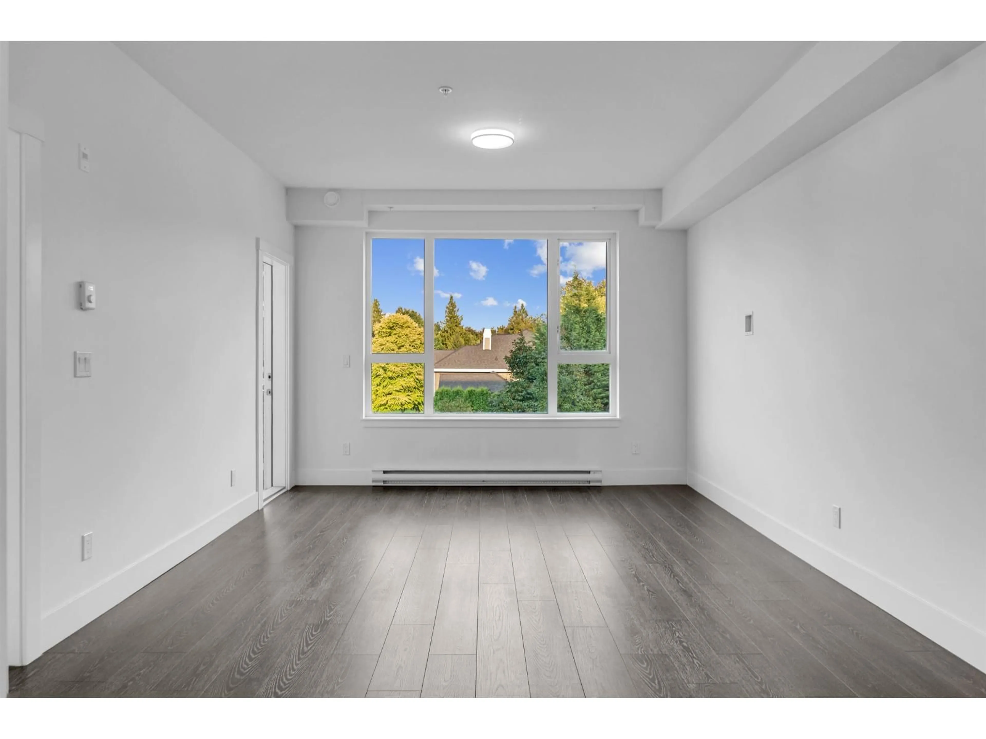 A pic of a room for 204 - 9983 E BARNSTON DRIVE, Surrey British Columbia V4N6T3