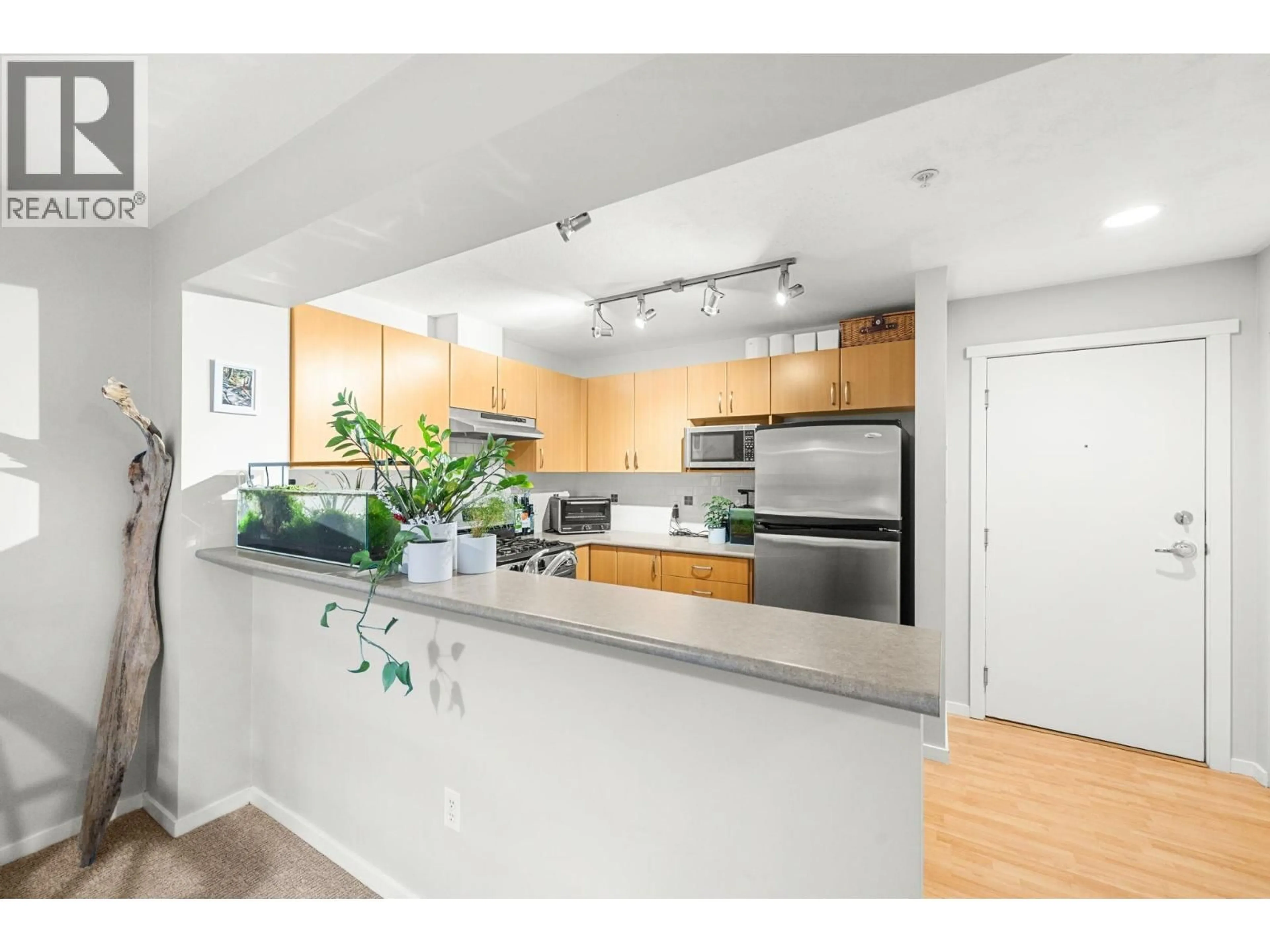 Standard kitchen, unknown for 208 - 200 KLAHANIE DRIVE, Port Moody British Columbia V3H5K7
