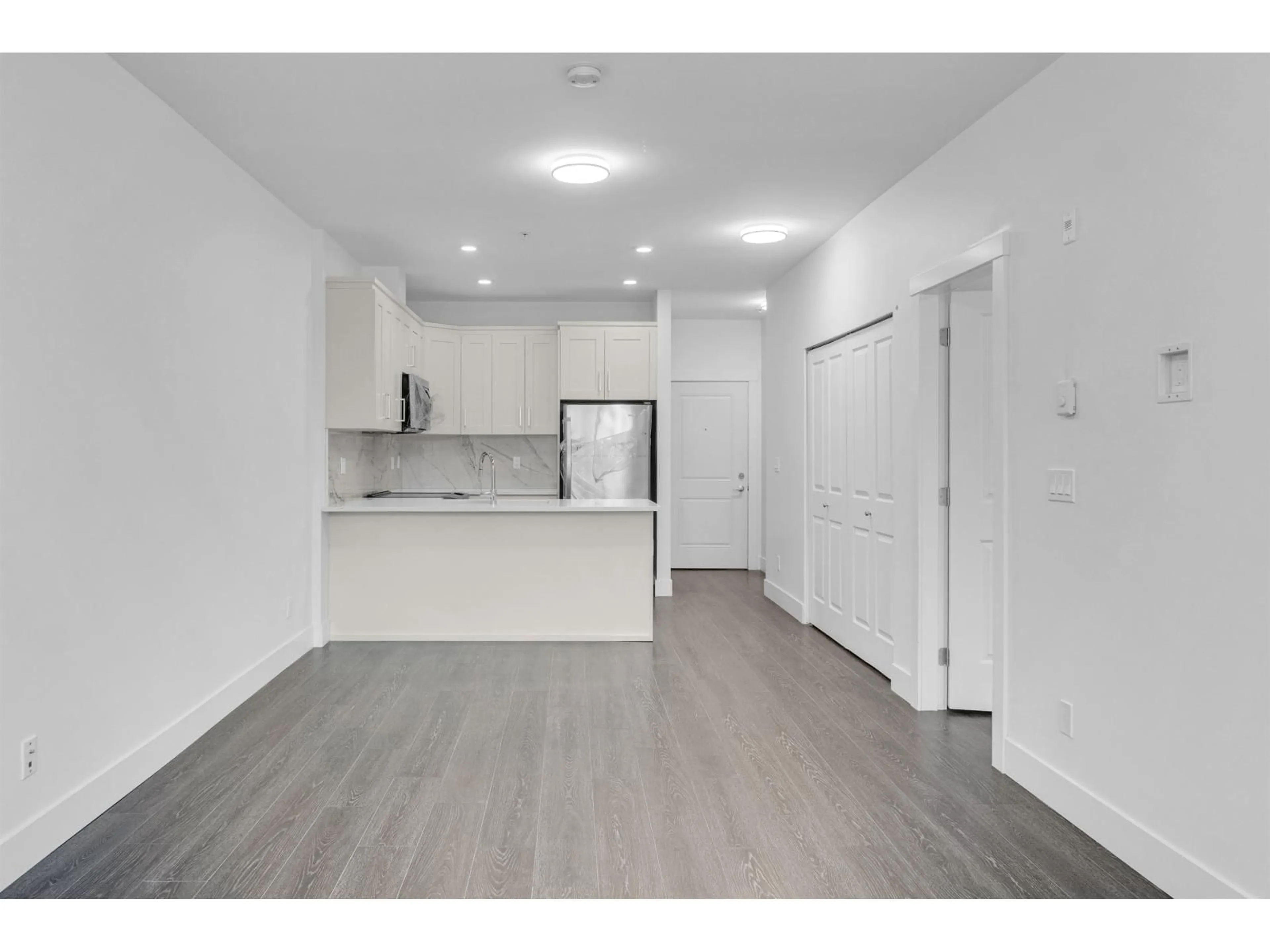 Standard kitchen, unknown for 103 - 9983 E BARNSTON DRIVE, Surrey British Columbia V4N6T3