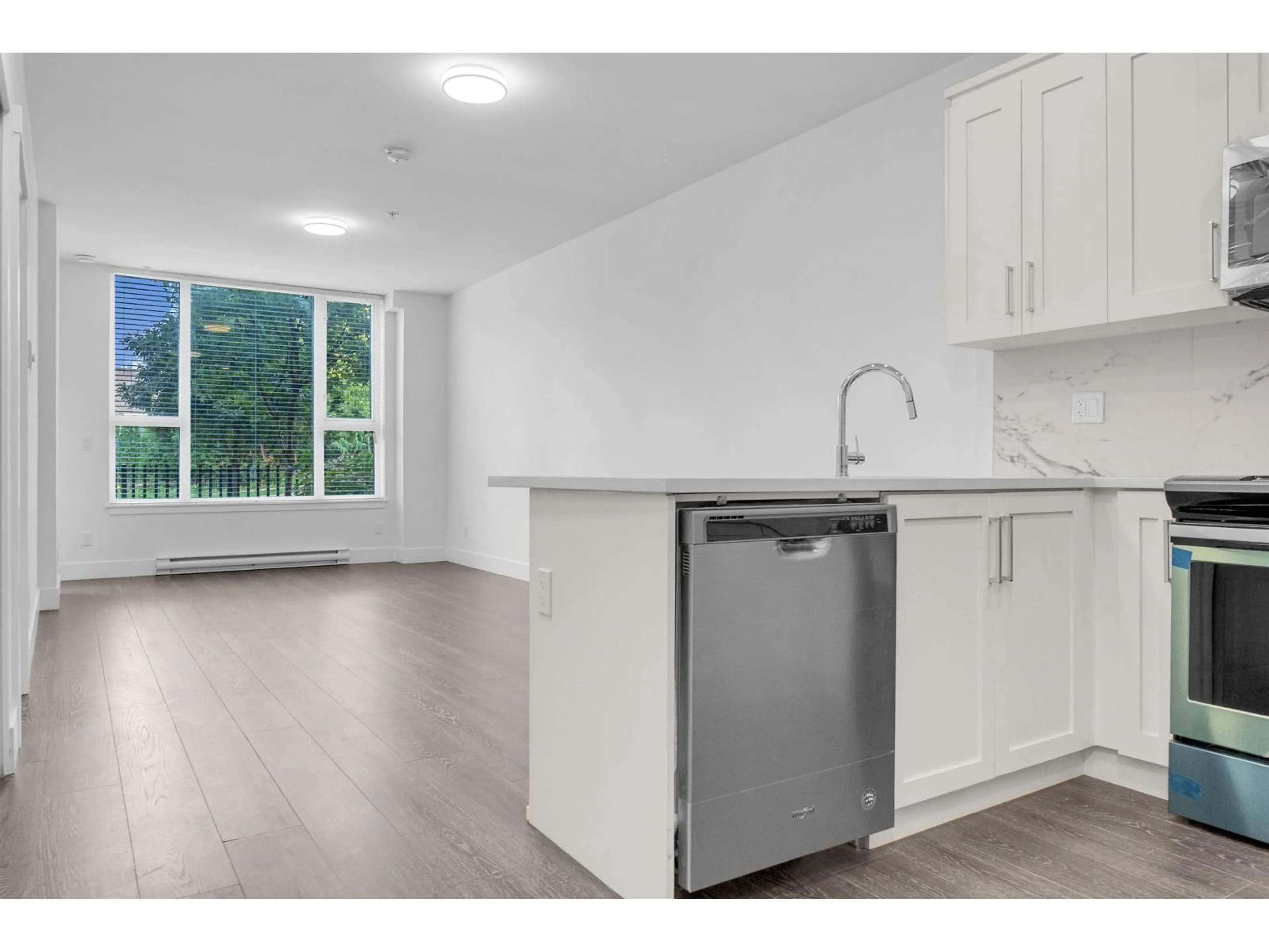 Standard kitchen, unknown for 103 - 9983 E BARNSTON DRIVE, Surrey British Columbia V4N6T3