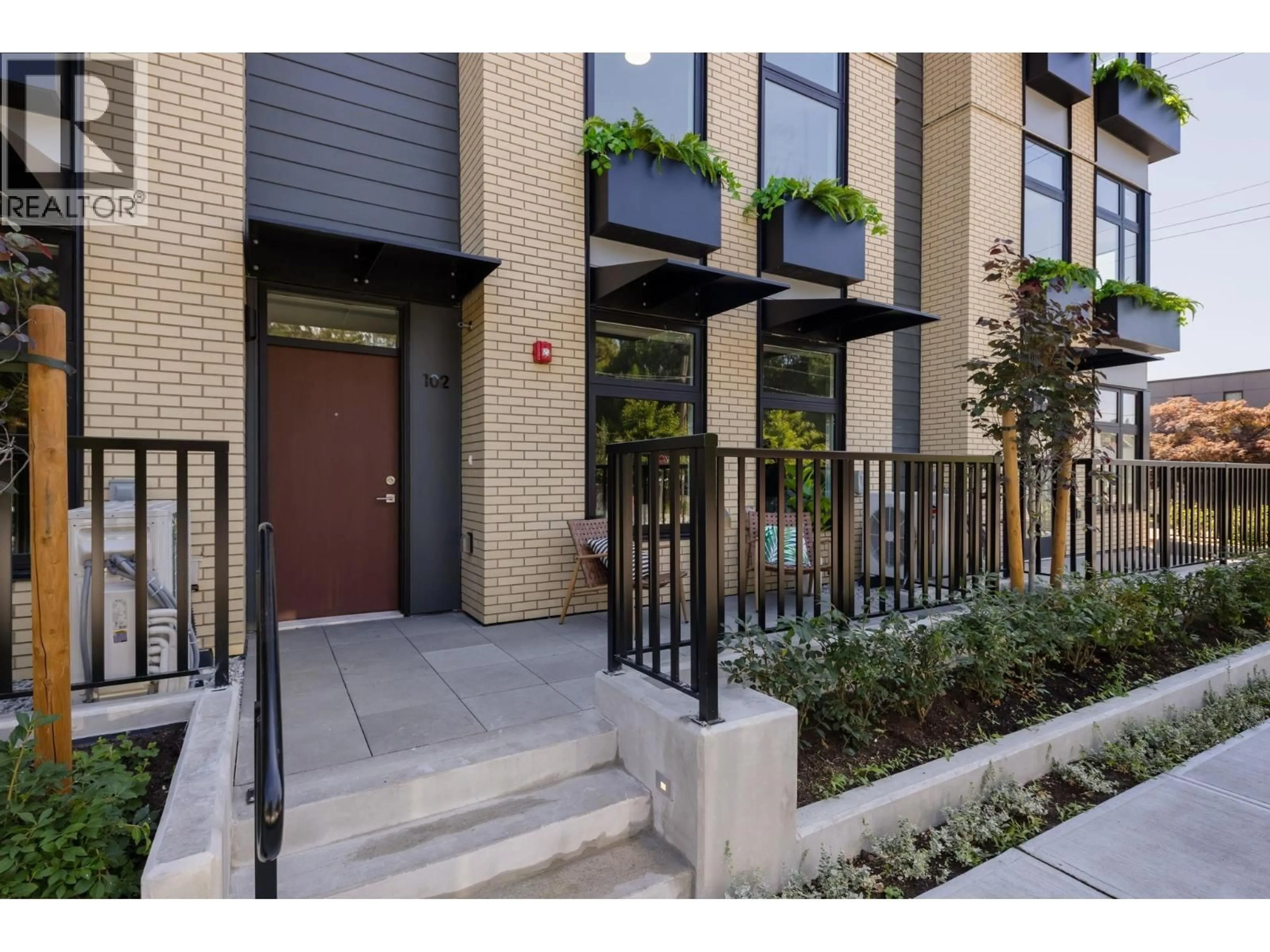 Unknown for 102 - 342 MOUNTAIN HIGHWAY, North Vancouver British Columbia V7J2K8