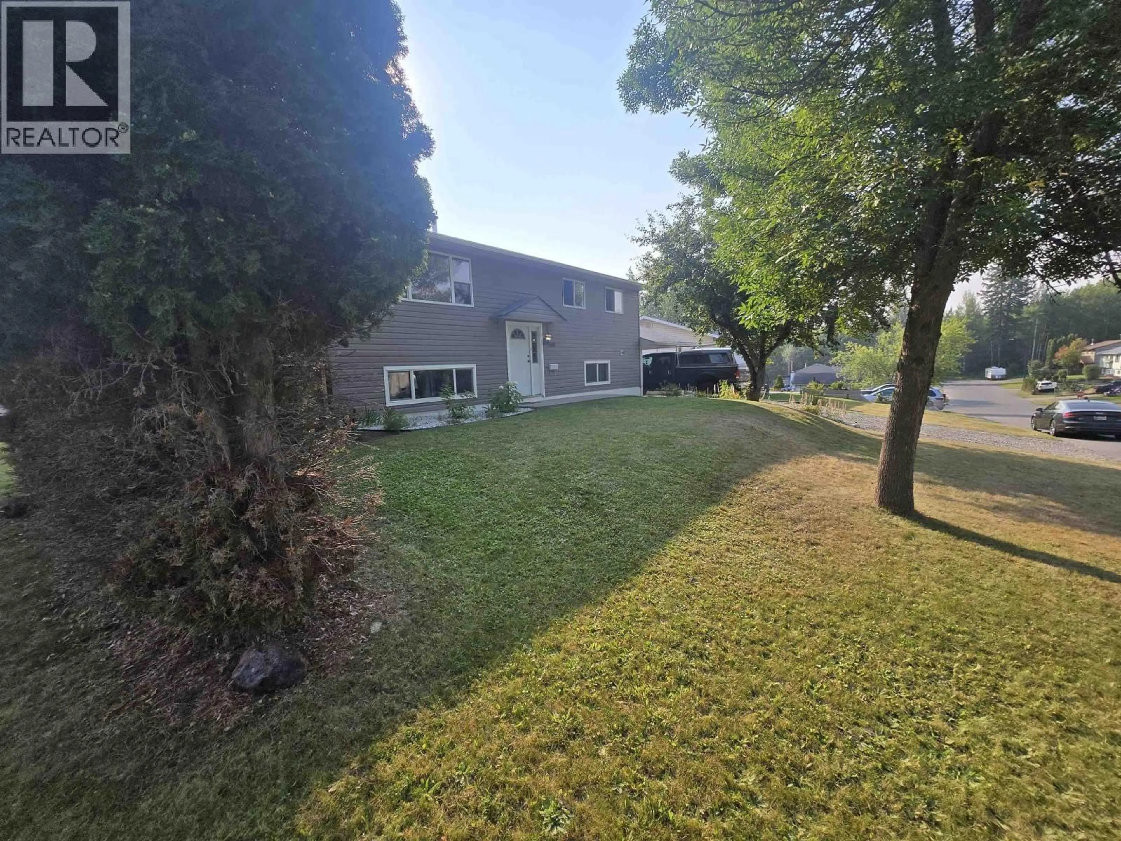 A pic from outside/outdoor area/front of a property/back of a property/a pic from drone, unknown for 540 PIERCE CRESCENT, Quesnel British Columbia V2J4X8