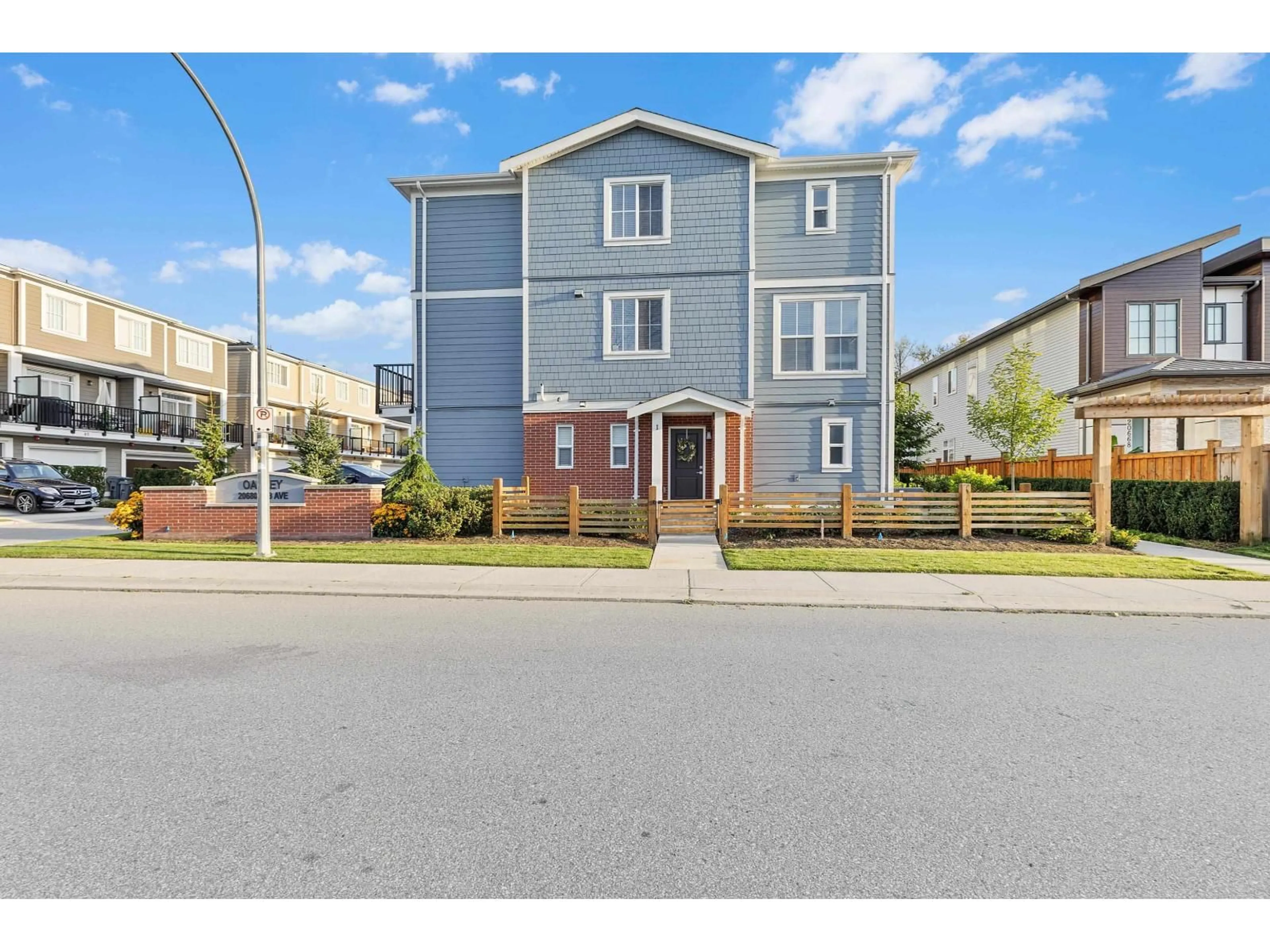 Unknown for 1 - 20680 76B AVENUE, Langley British Columbia V2Y4L2