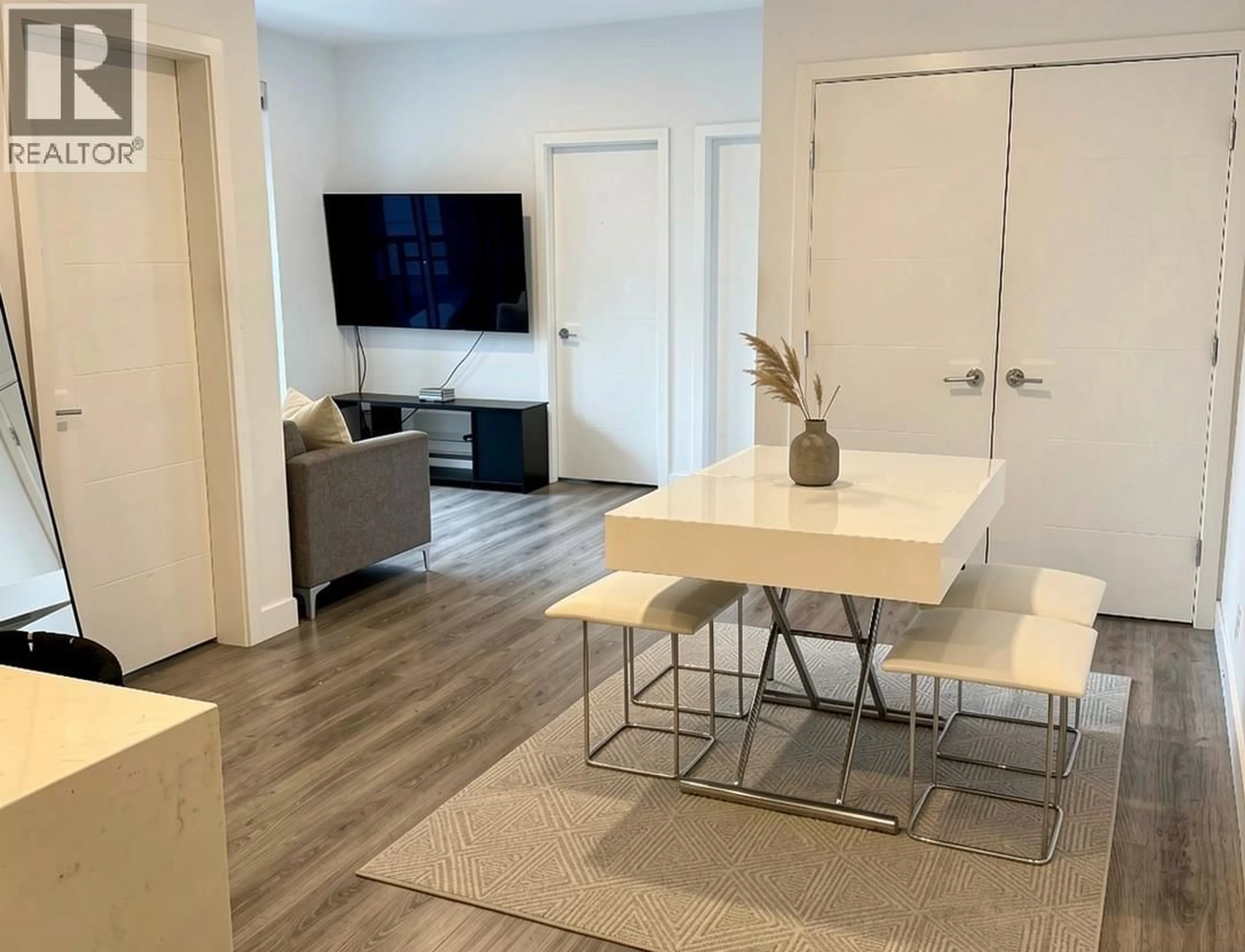 A pic of a room for 405 - 700 CLARKE ROAD, Coquitlam British Columbia V3J0K5