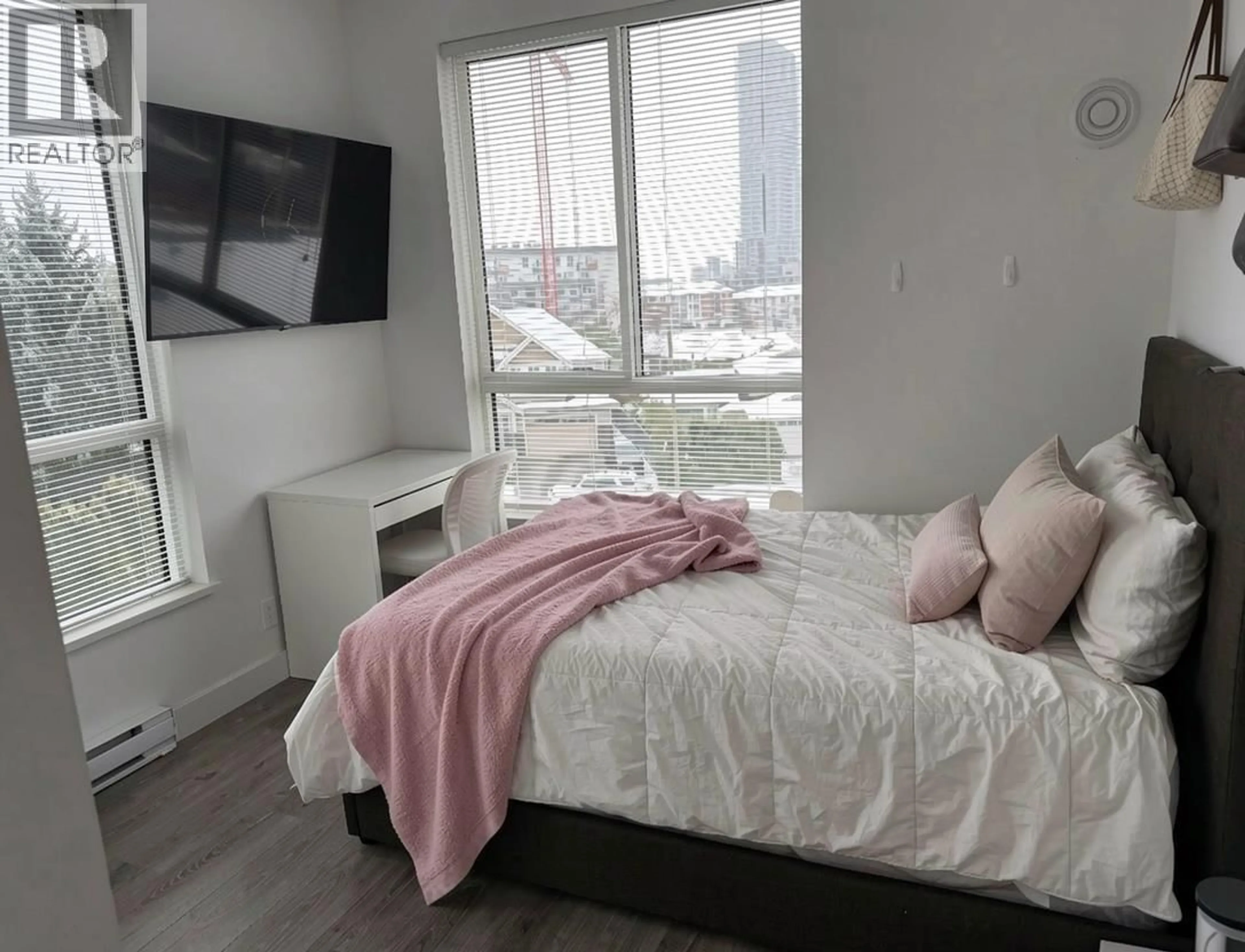 A pic of a room for 405 - 700 CLARKE ROAD, Coquitlam British Columbia V3J0K5