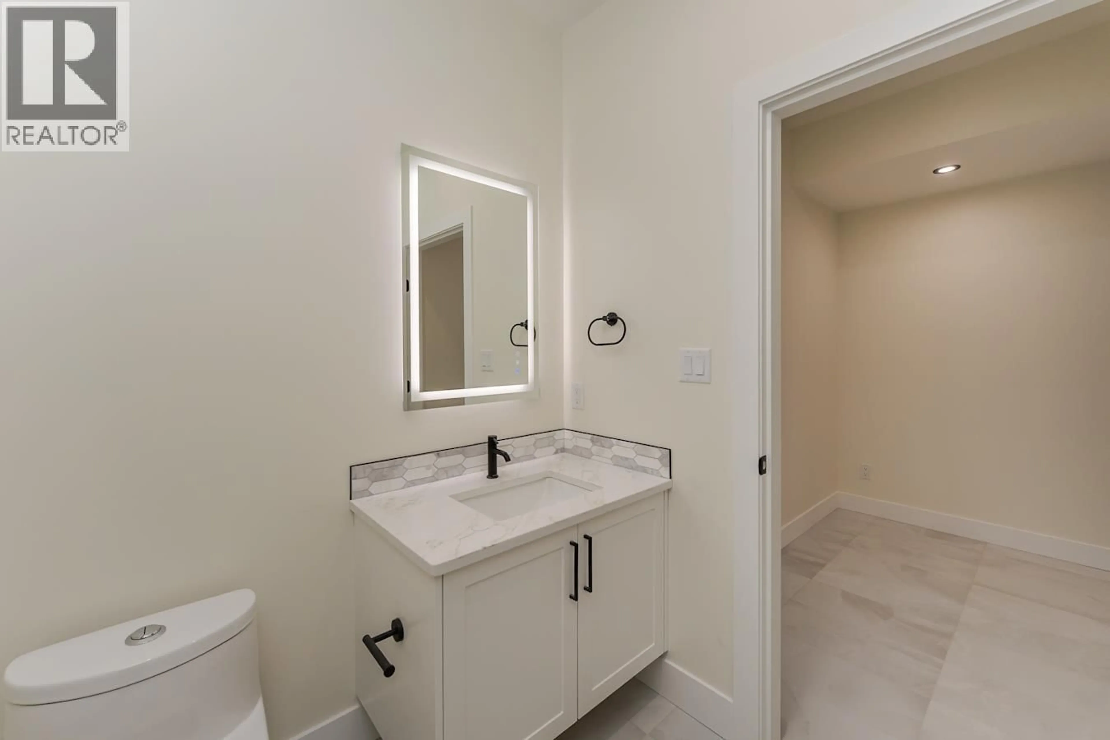 Standard bathroom, unknown for 3936 ESTABROOK COURT, Prince George British Columbia V2N6J2