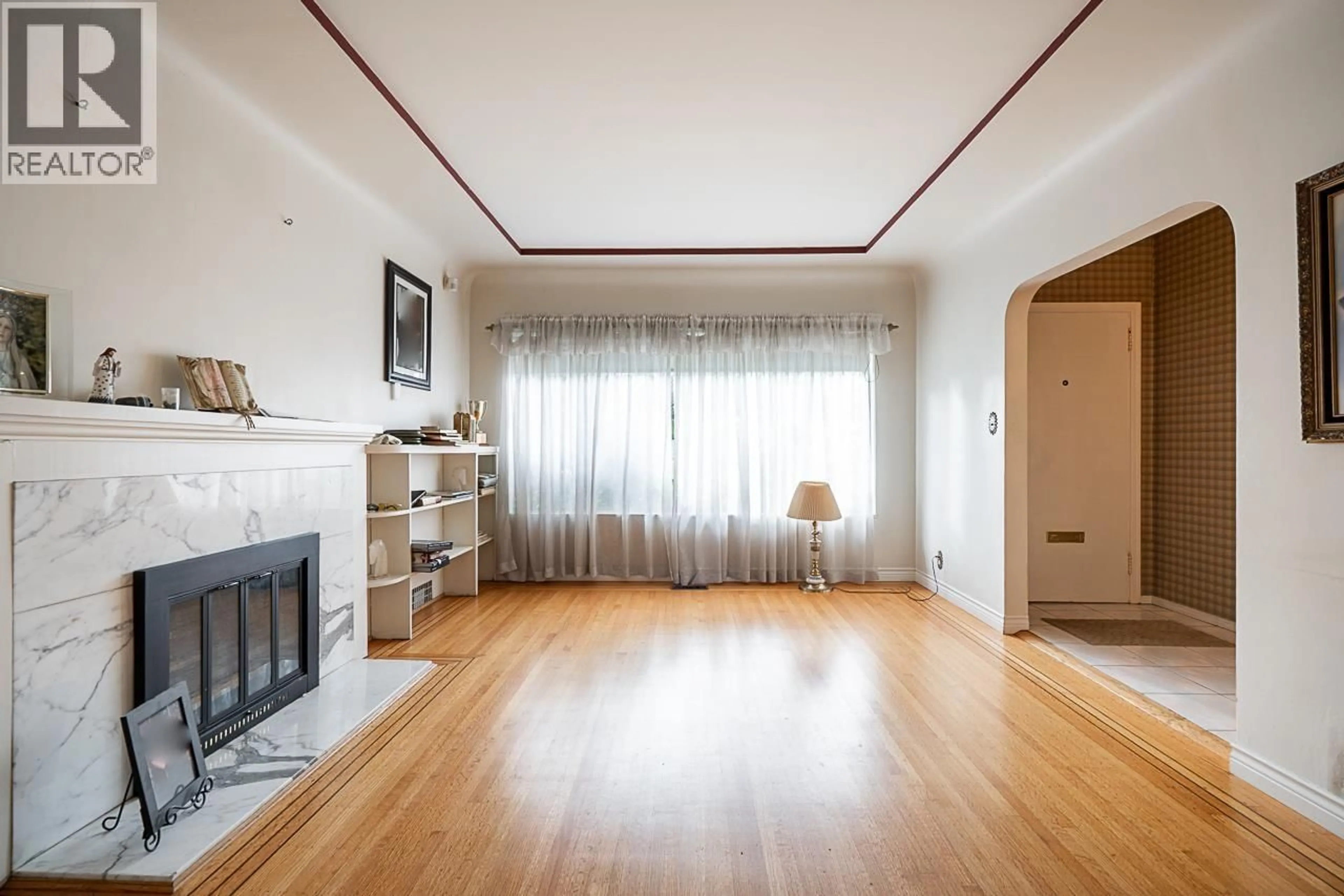 Living room with furniture, wood/laminate floor for 3205 3RD AVENUE, Vancouver British Columbia V5M1J4