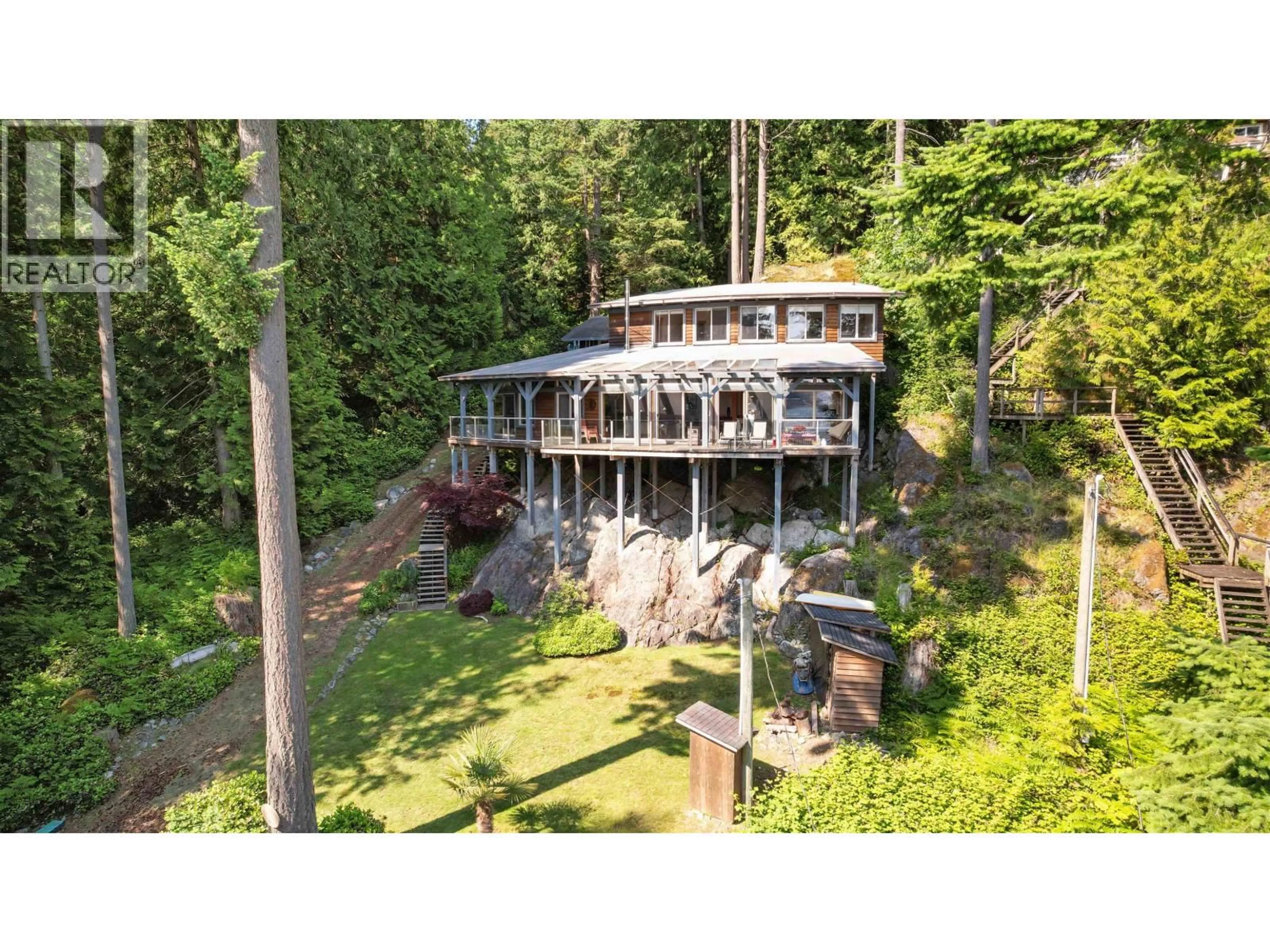 A pic from outside/outdoor area/front of a property/back of a property/a pic from drone, water/lake/river/ocean view for 304 ESPLANADE ROAD, Keats Island British Columbia V0N1V0