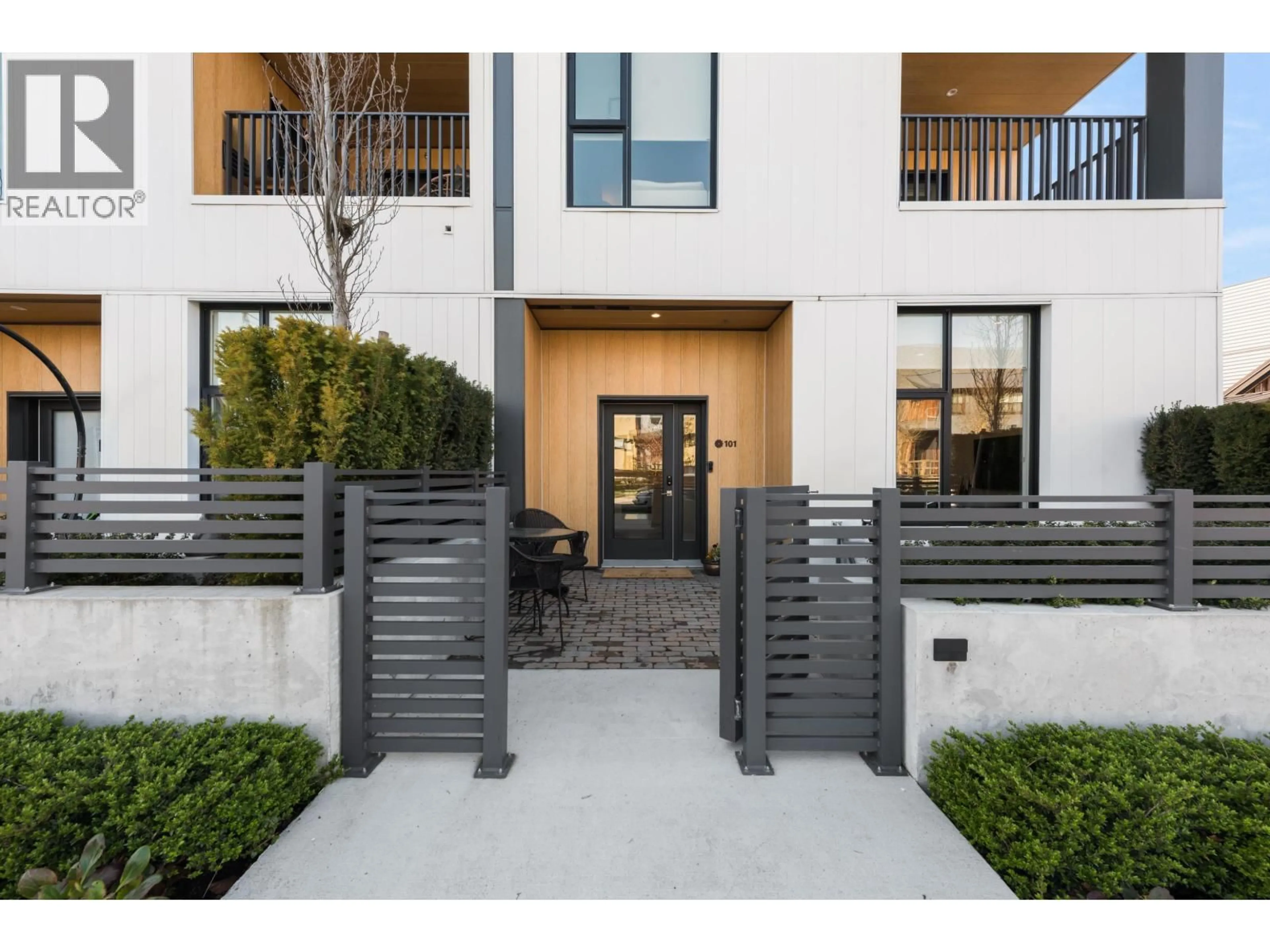 Indoor entryway for 101 - 251 BOUDARY BAY ROAD ROAD, Tsawwassen British Columbia V4L0B6