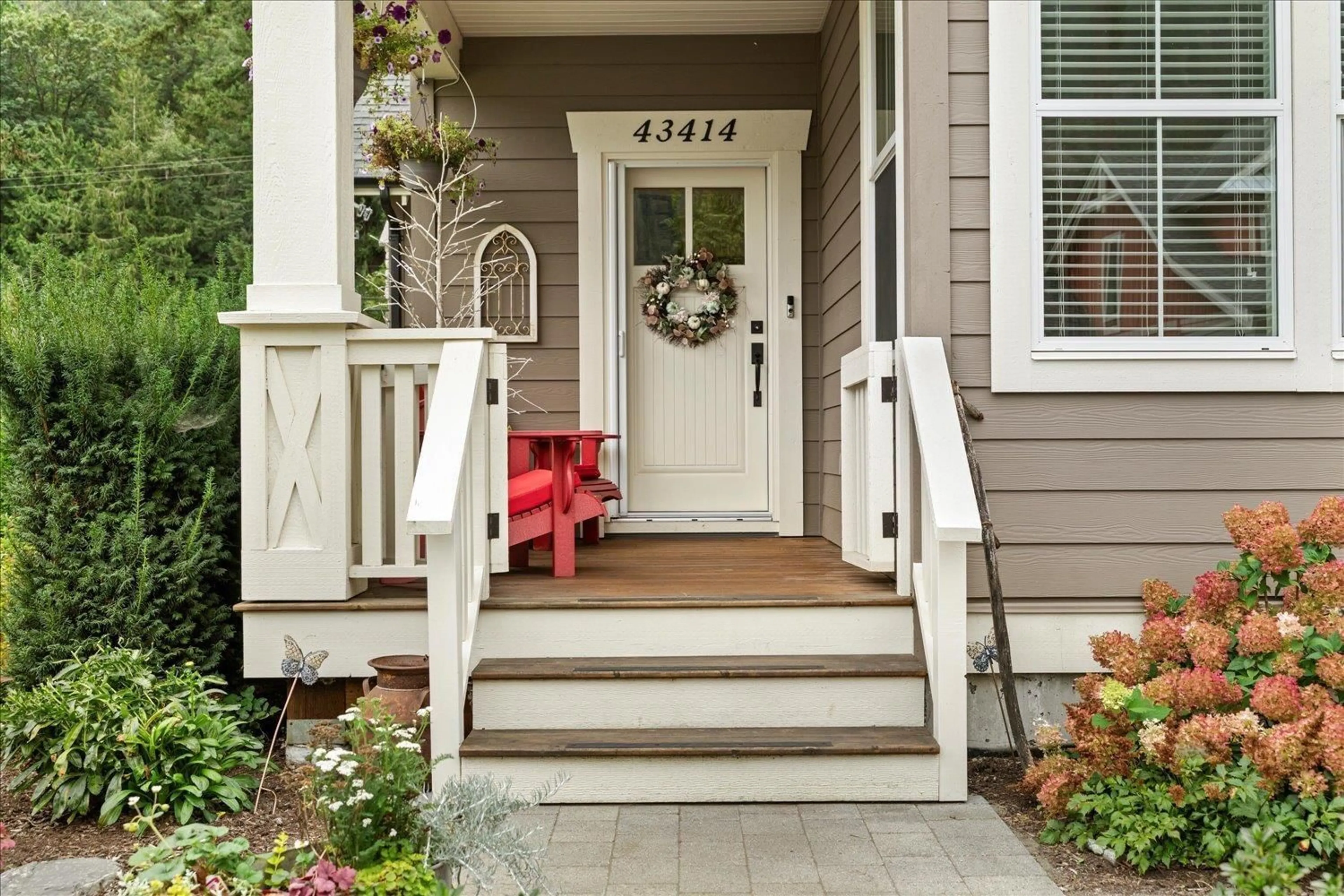 Indoor entryway for 43414 CREEKSIDE CIRCLE, Lindell Beach British Columbia V2R0Z4