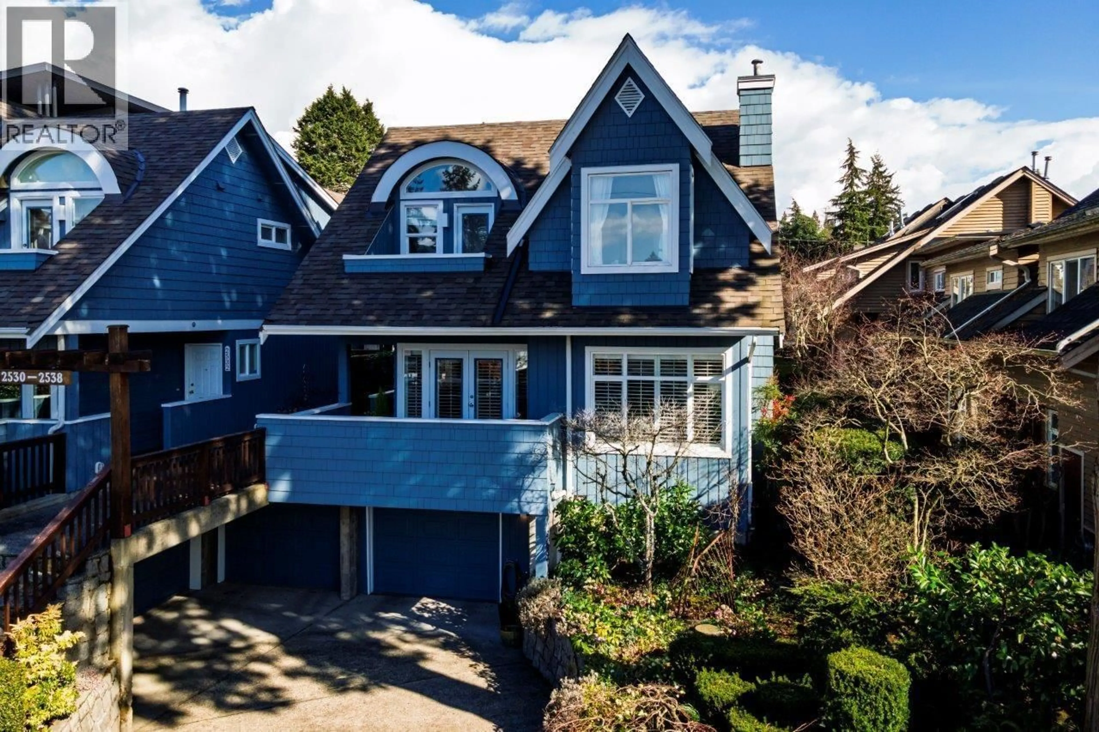 A pic from outside/outdoor area/front of a property/back of a property/a pic from drone, street for 2530 WESTERN AVENUE, North Vancouver British Columbia V7N3L1