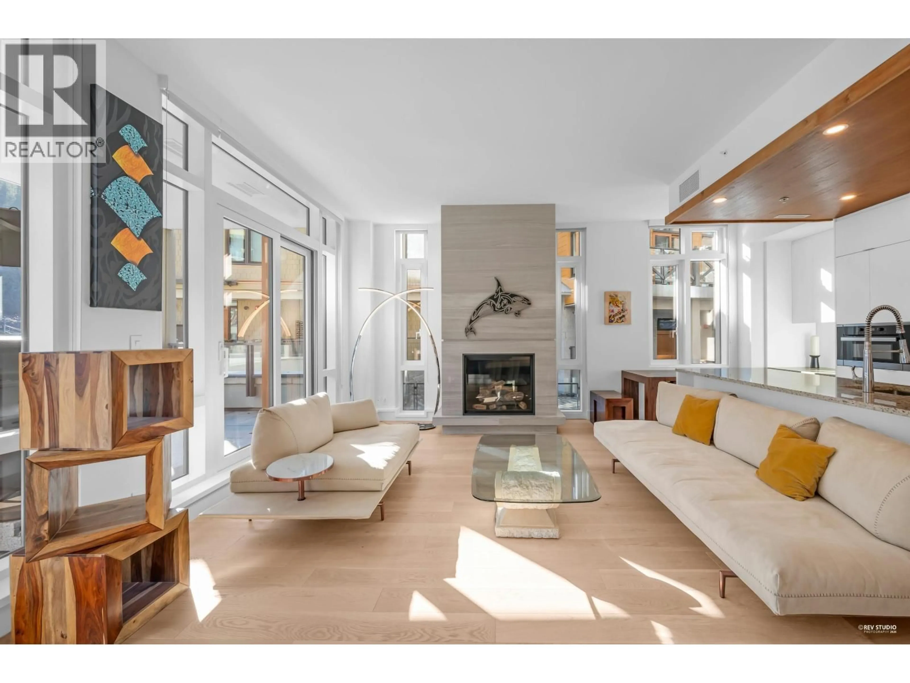 Living room with furniture, unknown for 203 - 6697 NELSON AVENUE, West Vancouver British Columbia V7W2B2