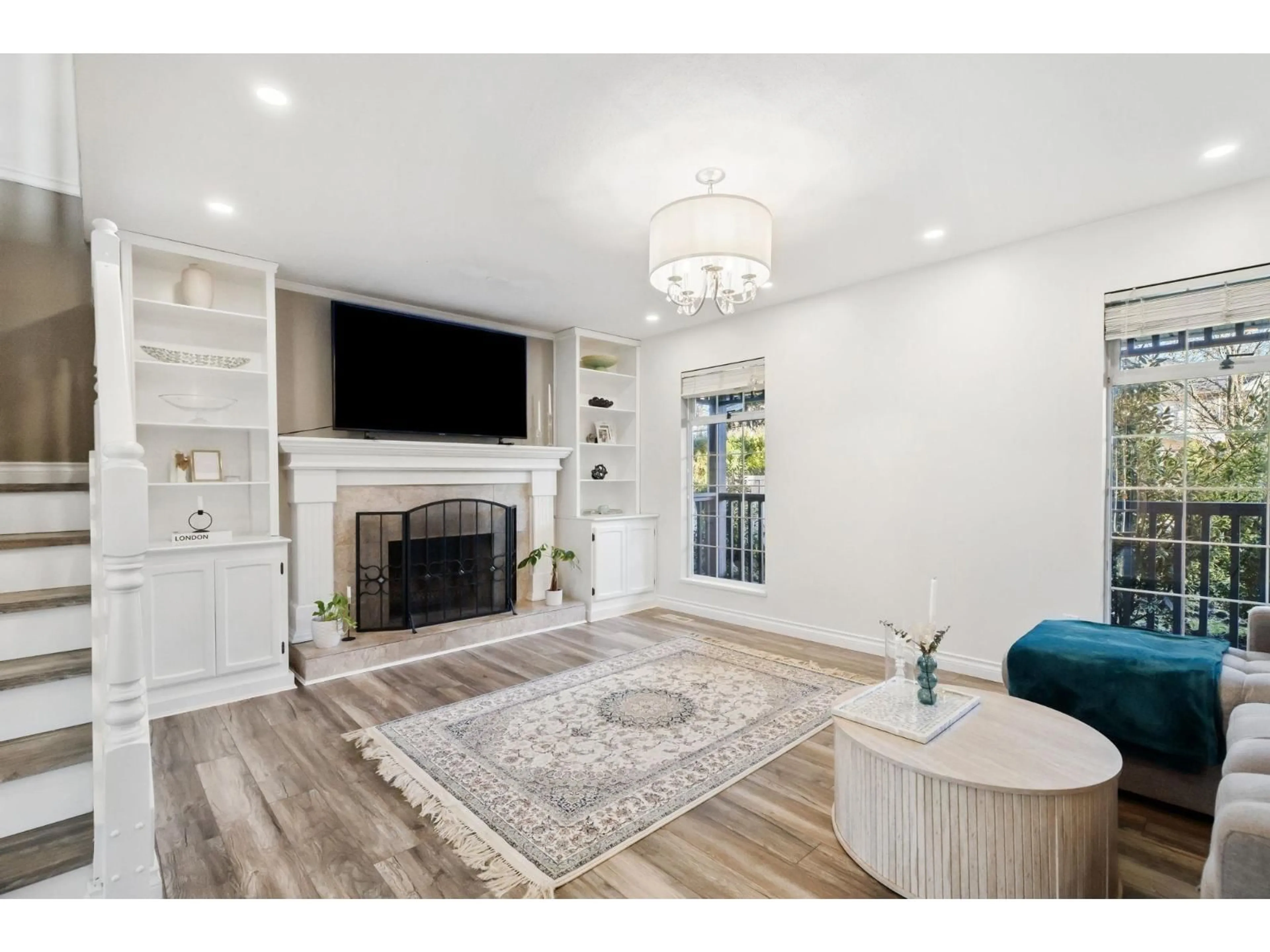 Living room with furniture, unknown for 9365 210 STREET, Langley British Columbia V1M1W2