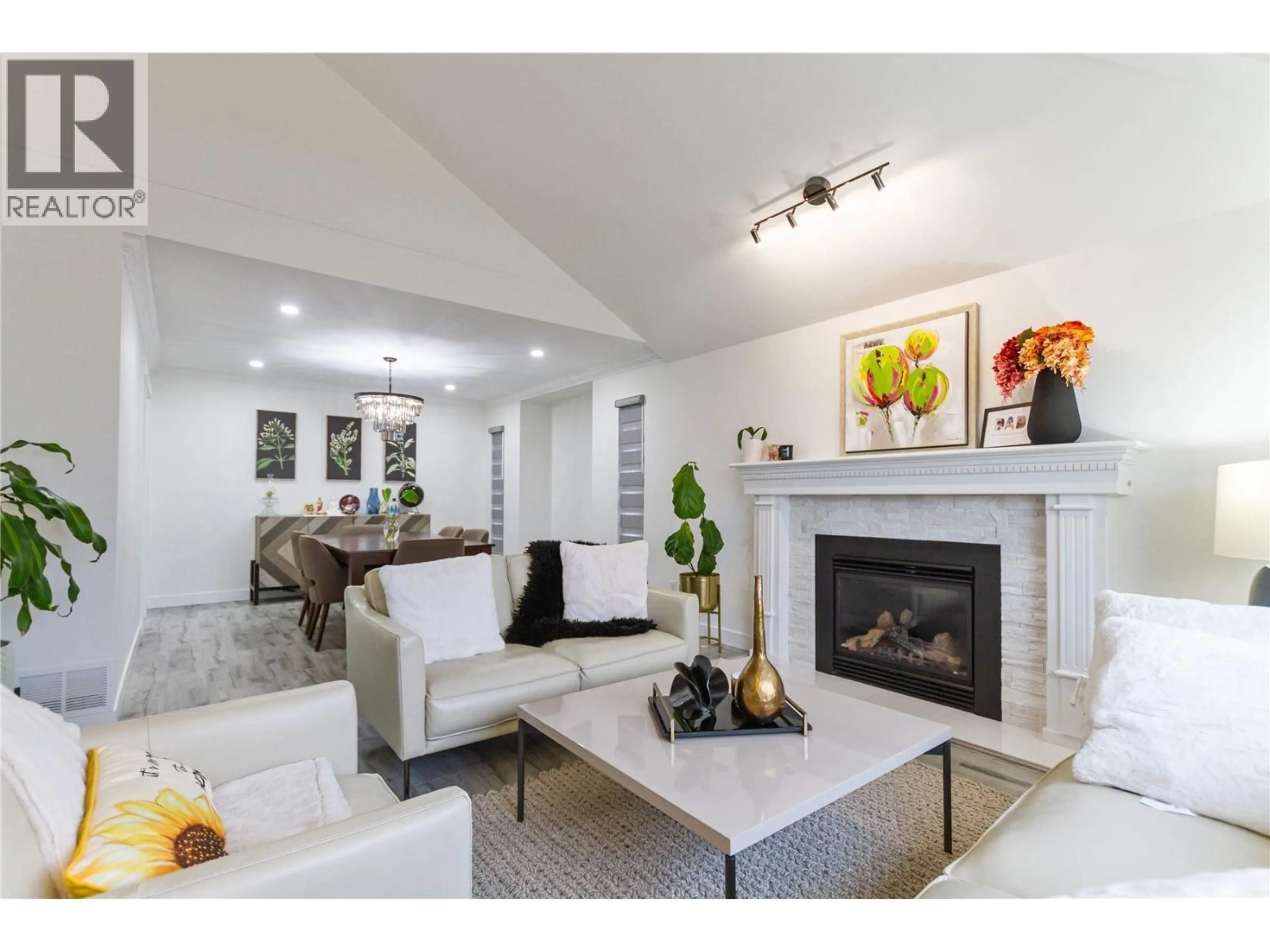 Living room with furniture, unknown for 2799 MARA DRIVE, Coquitlam British Columbia V3C5P8