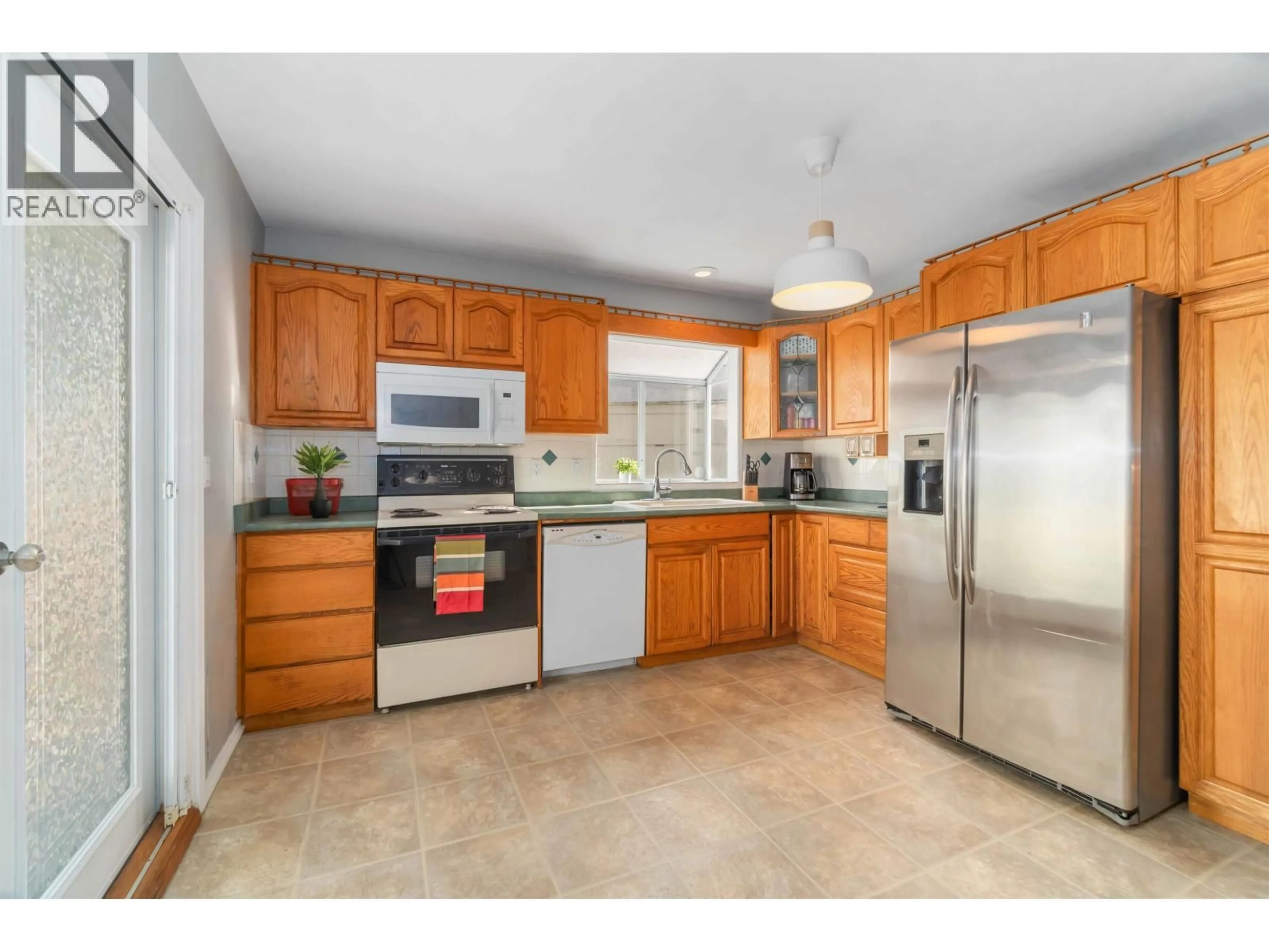 Standard kitchen, ceramic/tile floor for 171 EDWARD CRESCENT, Port Moody British Columbia V3H3J8