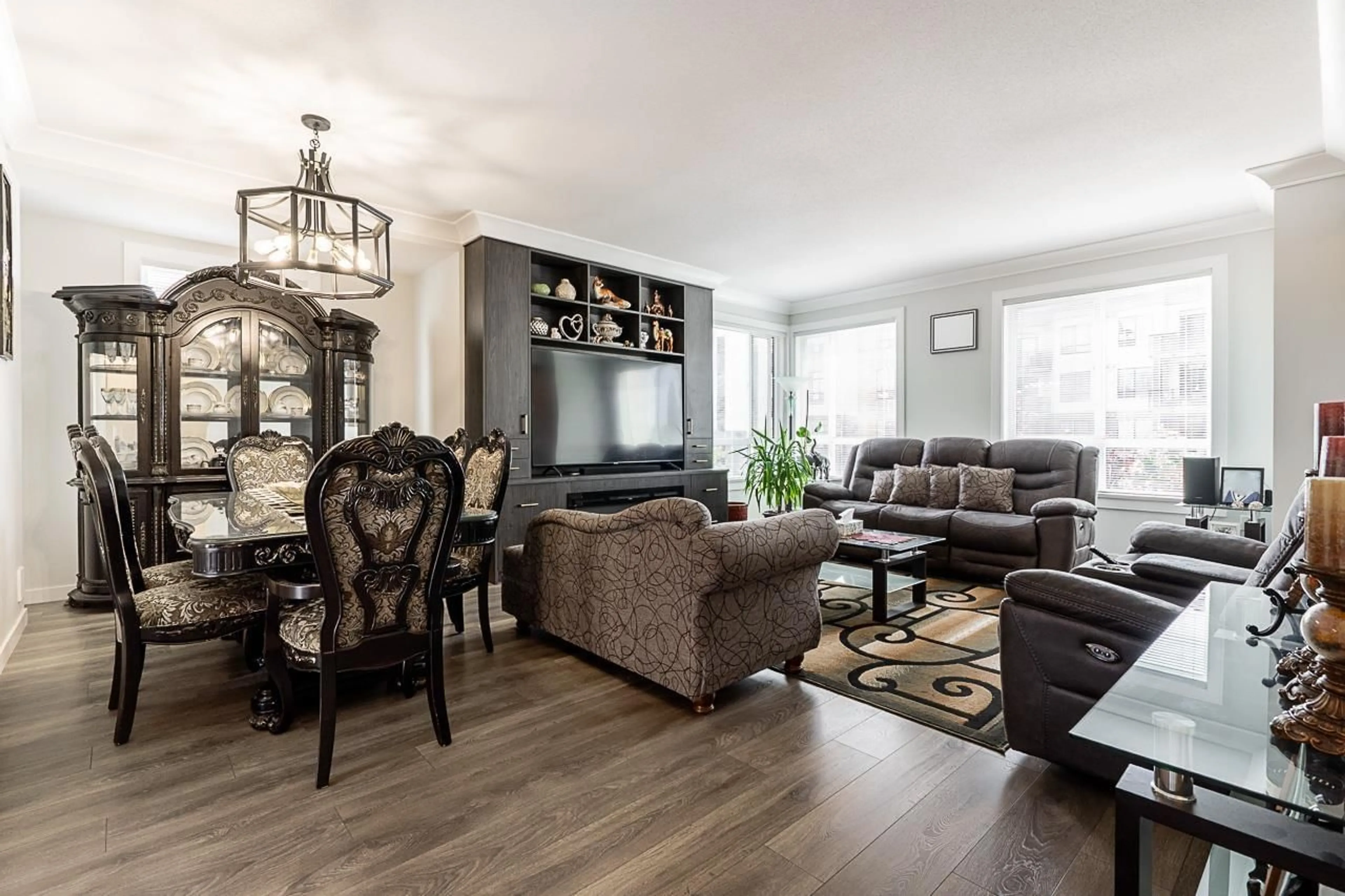 Living room with furniture, wood/laminate floor for 93 - 15111 EDMUND DRIVE, Surrey British Columbia V3S0A5