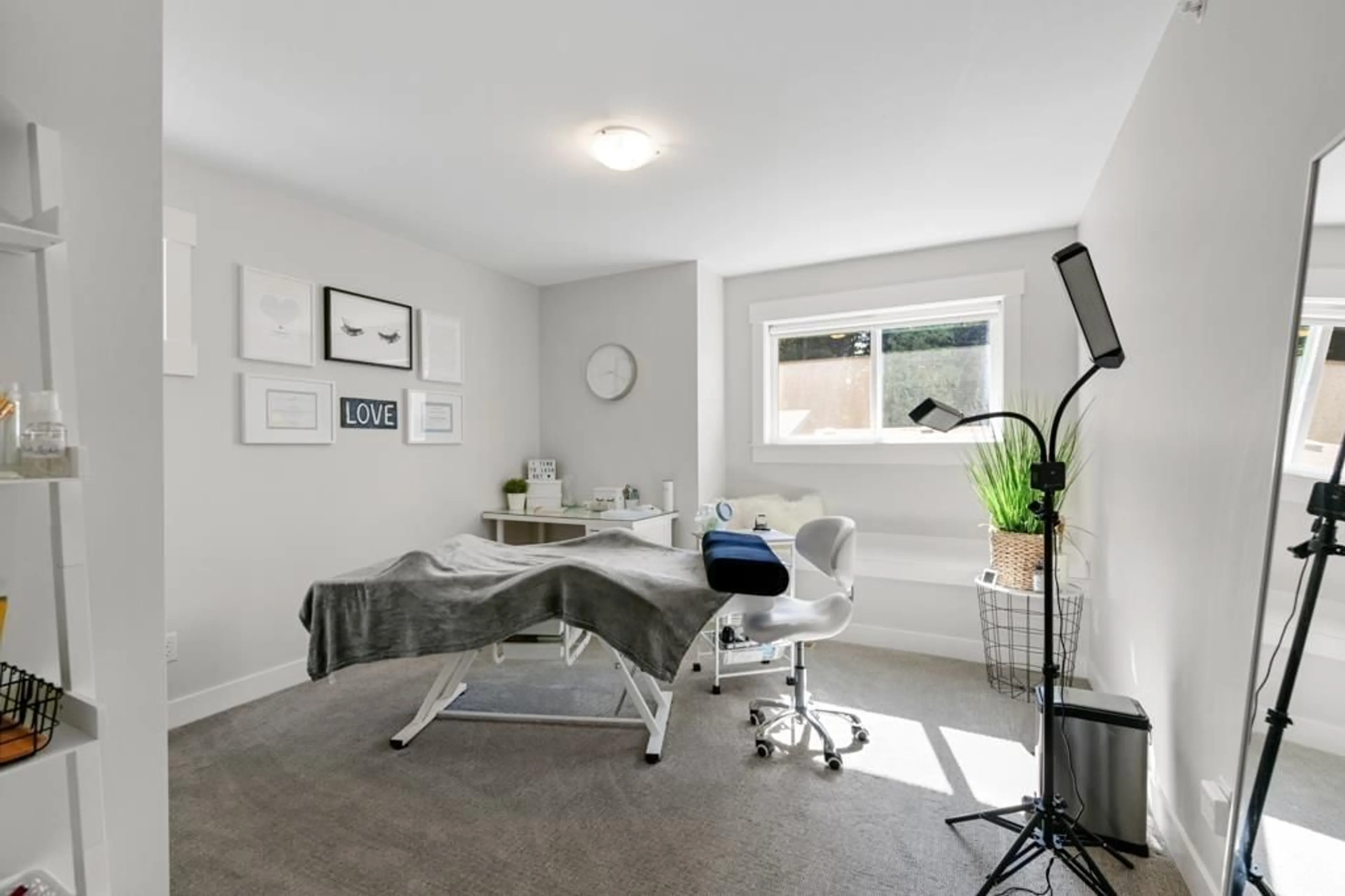 A pic of a room for 8 - 43680 CHILLIWACK MOUNTAIN ROAD, Chilliwack British Columbia V2R6A6