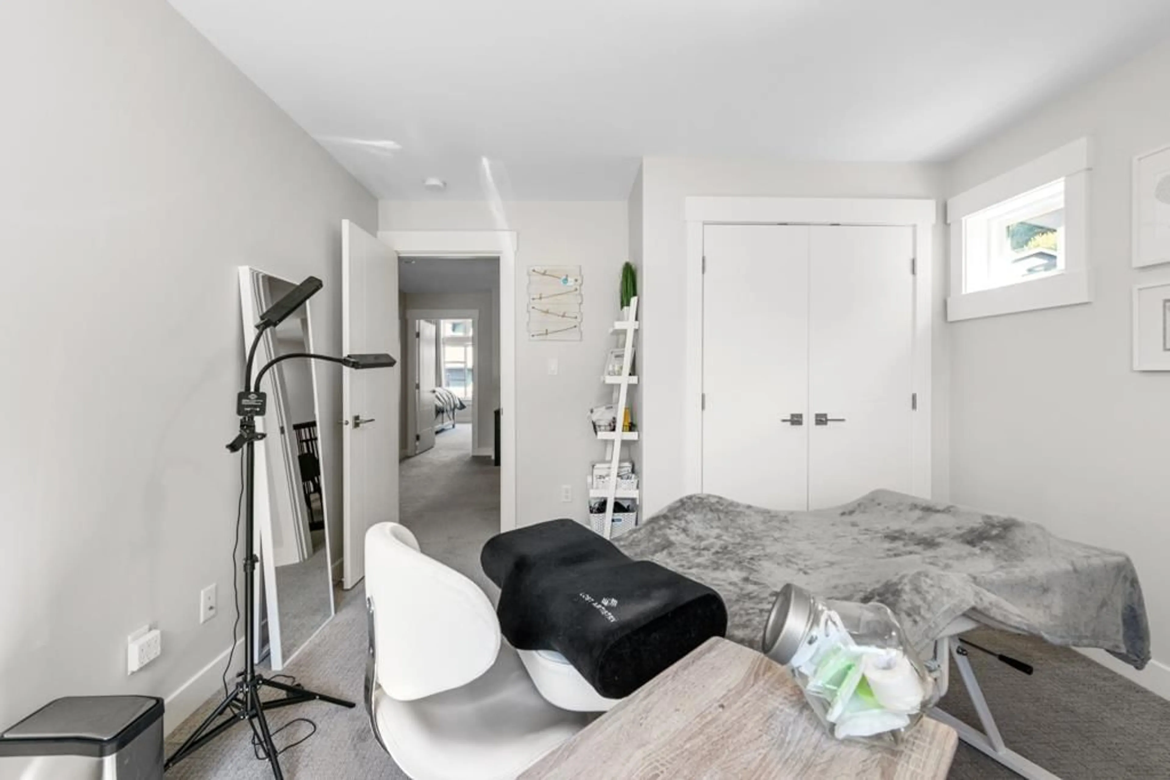 Indoor entryway for 8 - 43680 CHILLIWACK MOUNTAIN ROAD, Chilliwack British Columbia V2R6A6