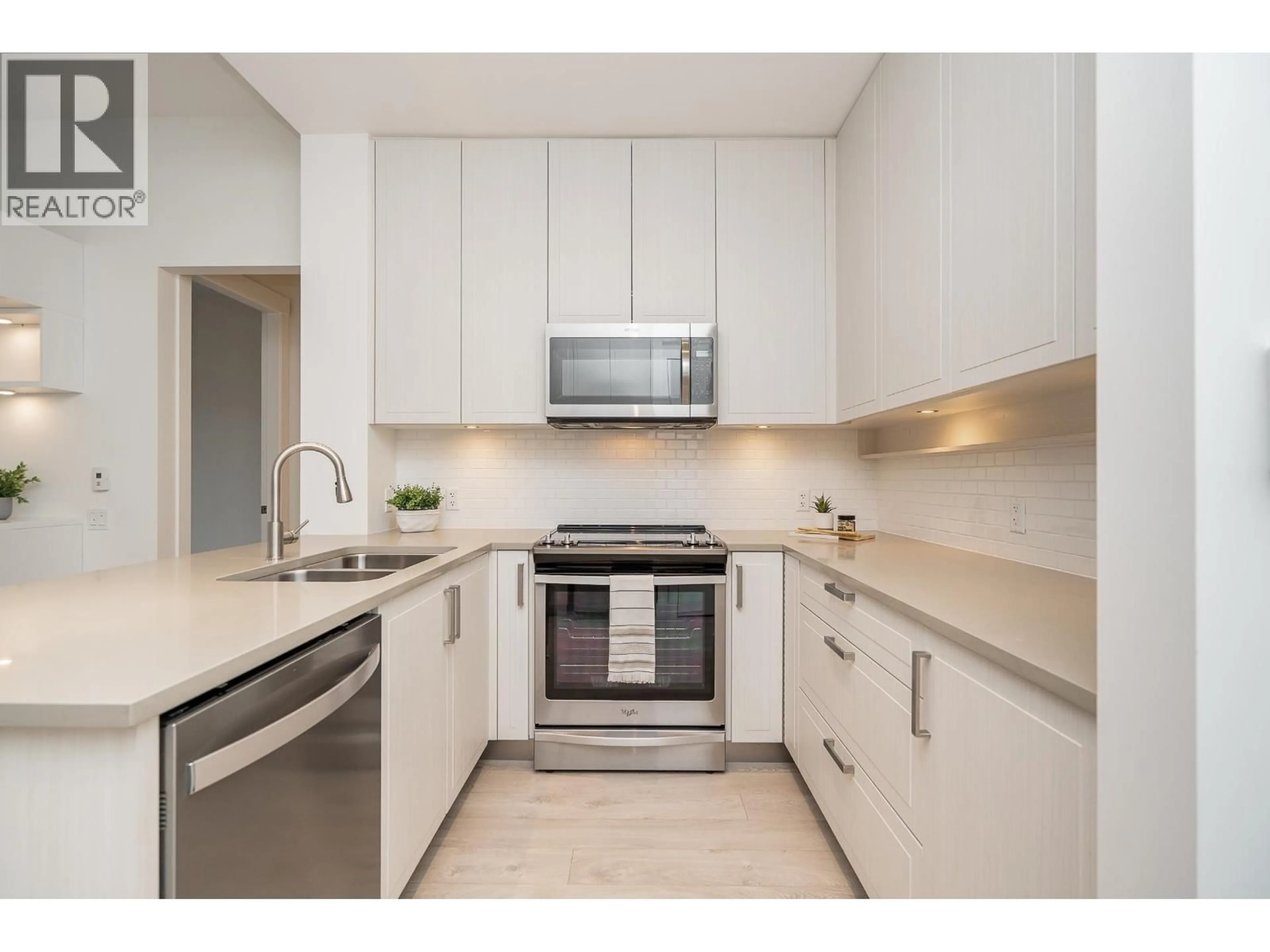 Standard kitchen, unknown for 107 - 2393 RANGER LANE, Port Coquitlam British Columbia V3B0P5