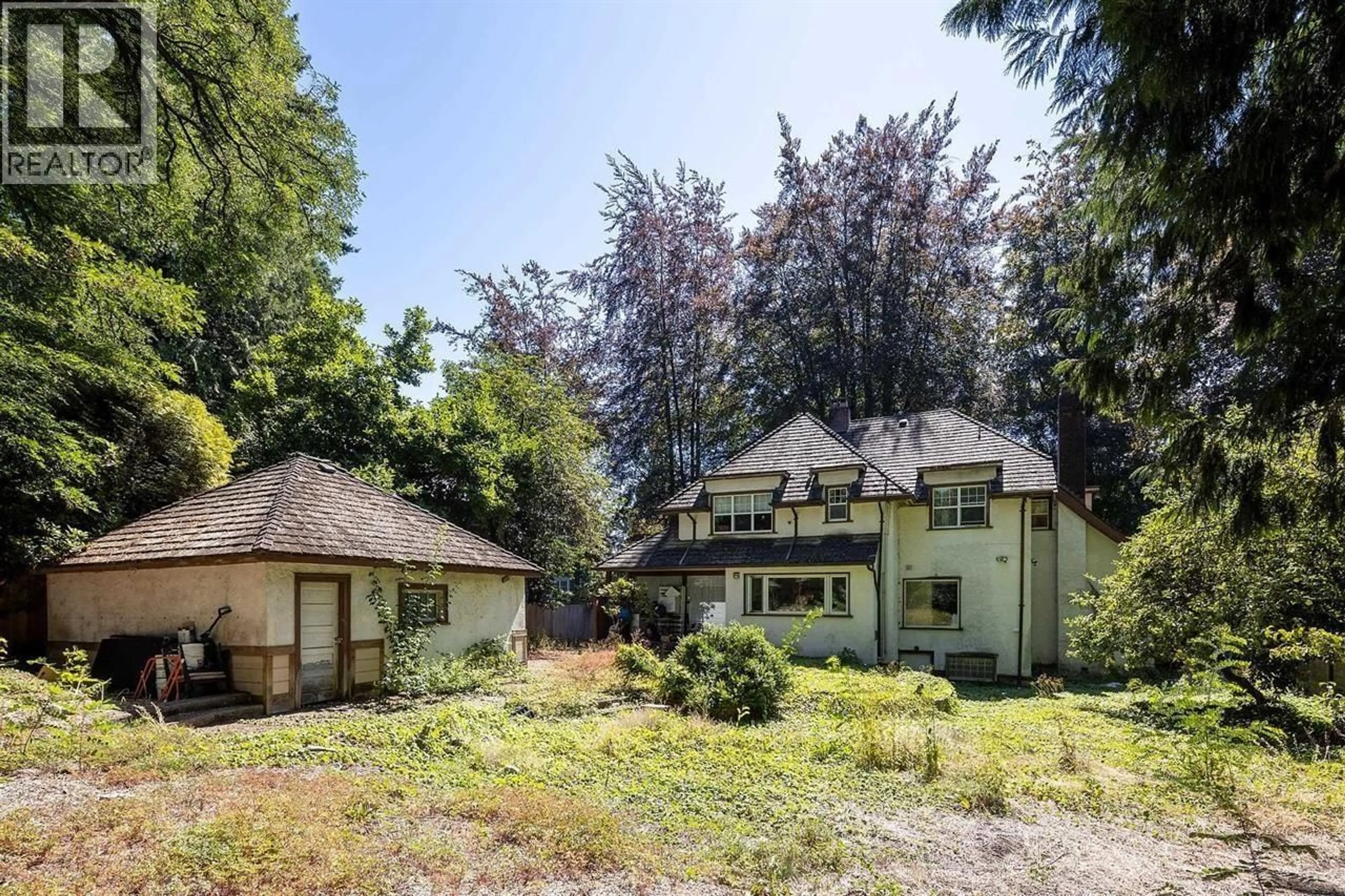 A pic from outside/outdoor area/front of a property/back of a property/a pic from drone, unknown for 2629 49TH AVENUE, Vancouver British Columbia V6N3S5