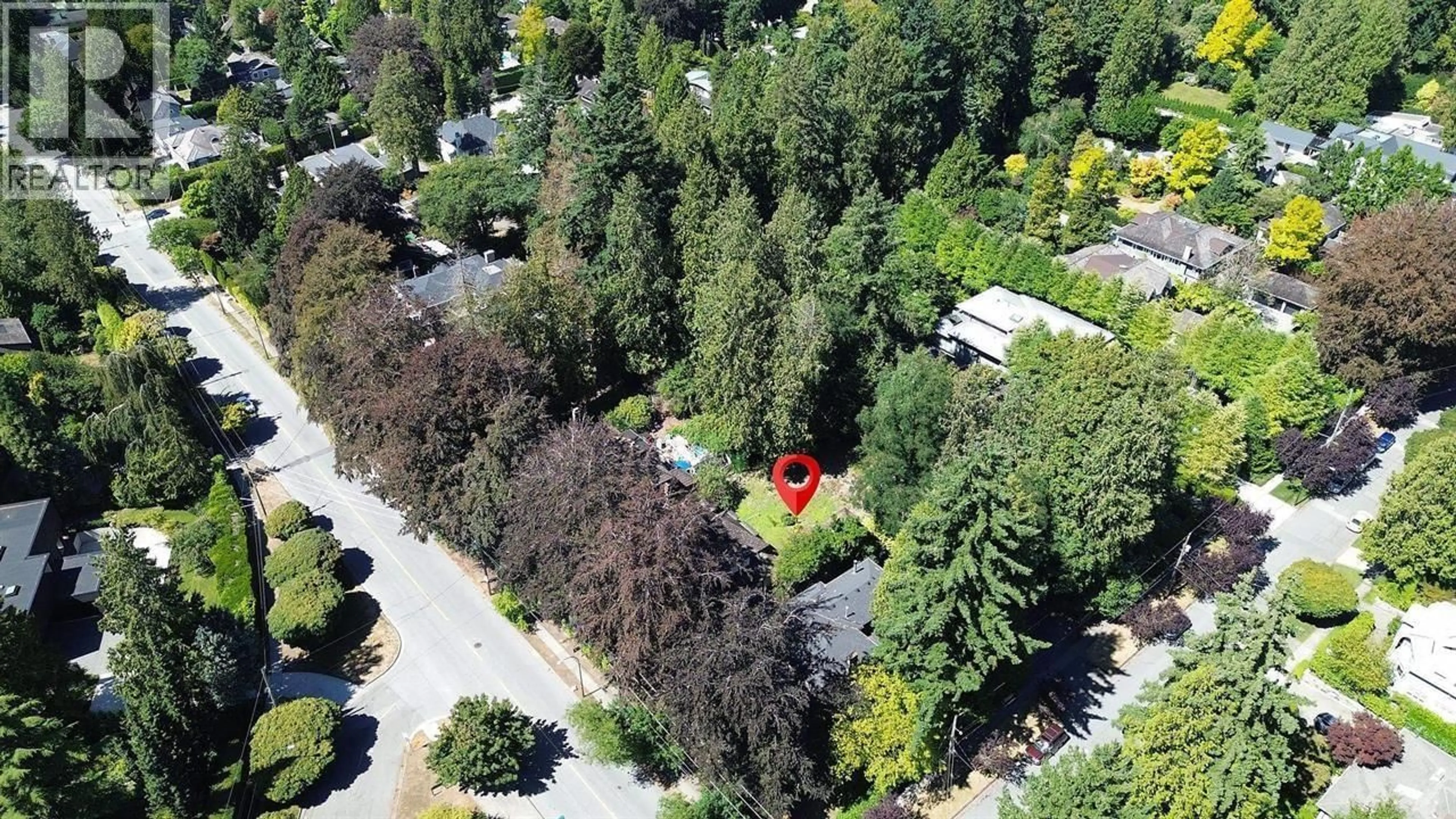 A pic from outside/outdoor area/front of a property/back of a property/a pic from drone, forest/trees view for 2629 49TH AVENUE, Vancouver British Columbia V6N3S5