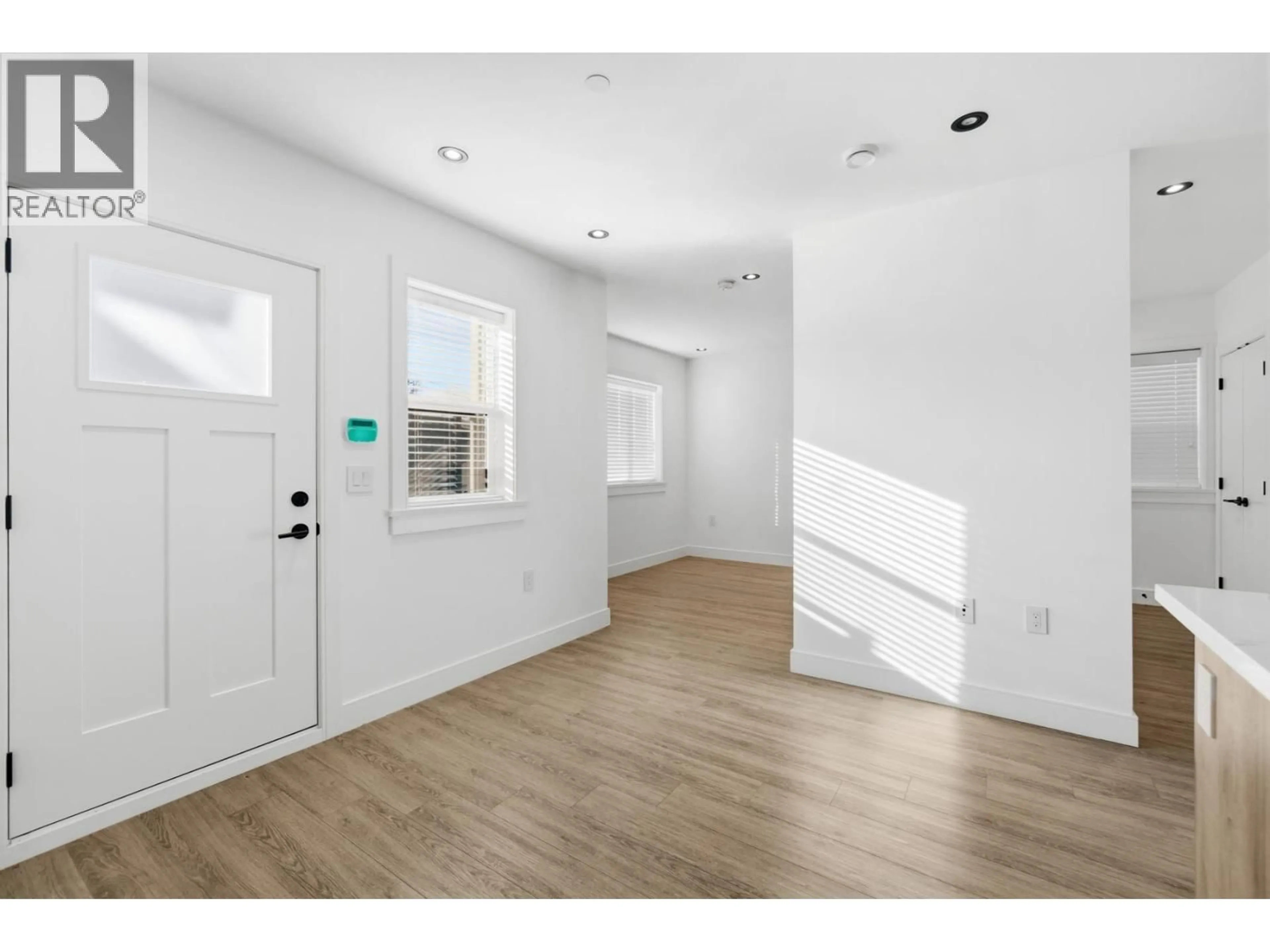 Indoor entryway for 1155 RENFREW STREET, Vancouver British Columbia V5K4C1