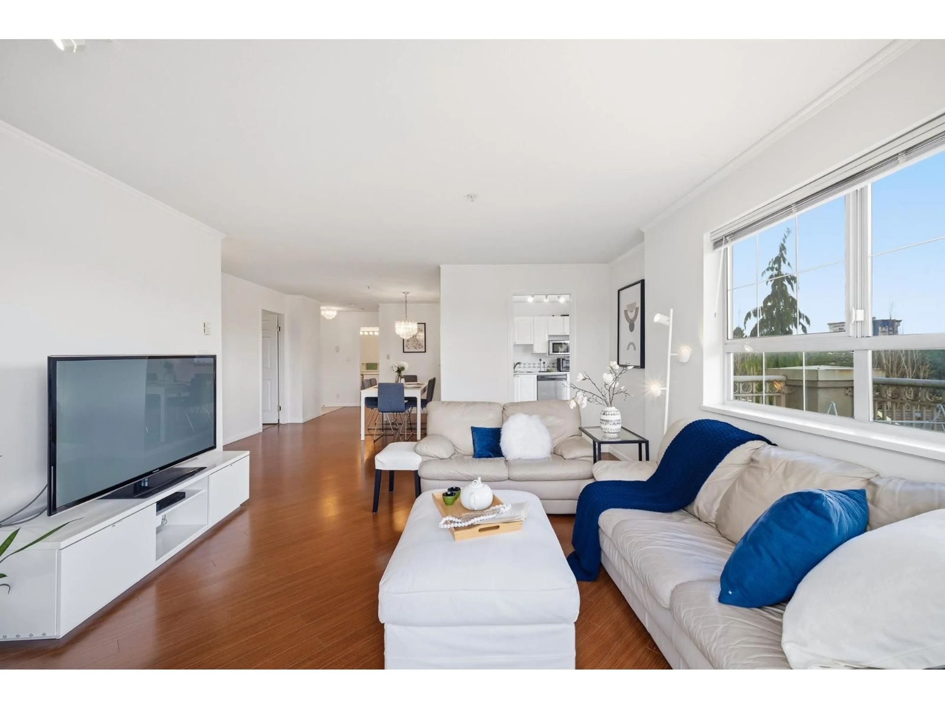 Living room with furniture, unknown for 407 - 15268 105 AVENUE, Surrey British Columbia V3R0W8