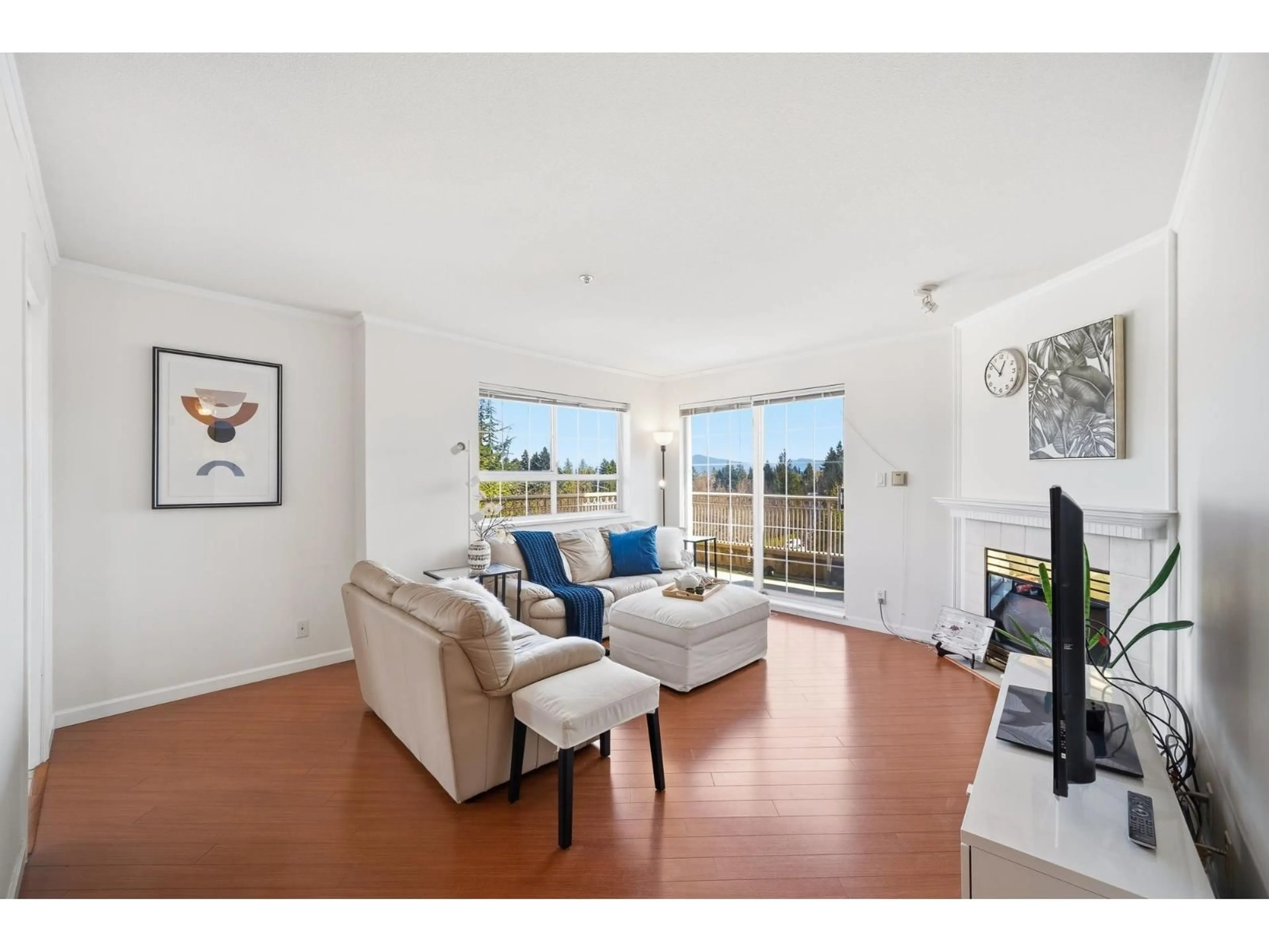 Living room with furniture, unknown for 407 - 15268 105 AVENUE, Surrey British Columbia V3R0W8