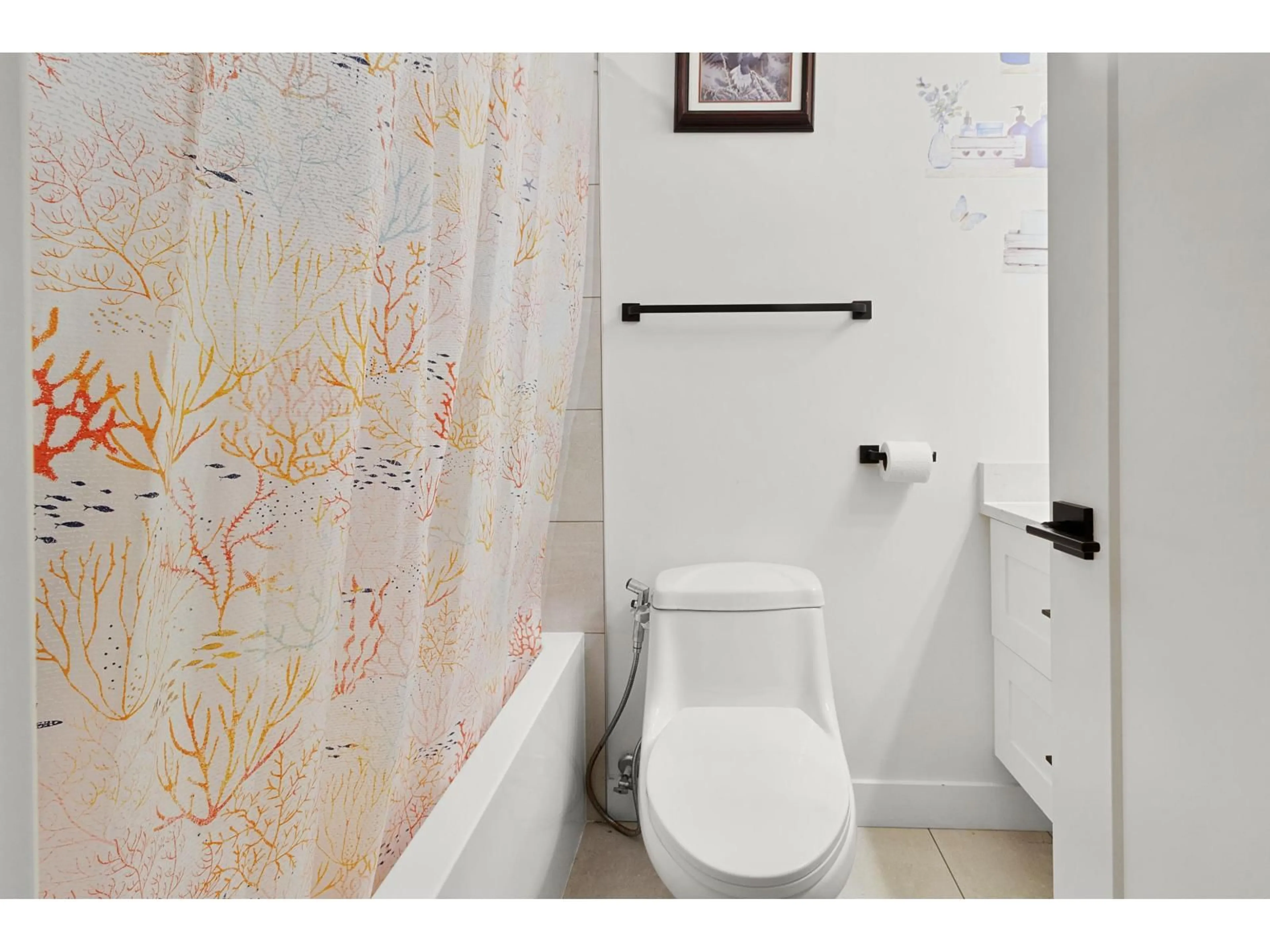 Standard bathroom, ceramic/tile floor for 408 - 19945 BRYDON CRESCENT, Langley British Columbia V3A0P4