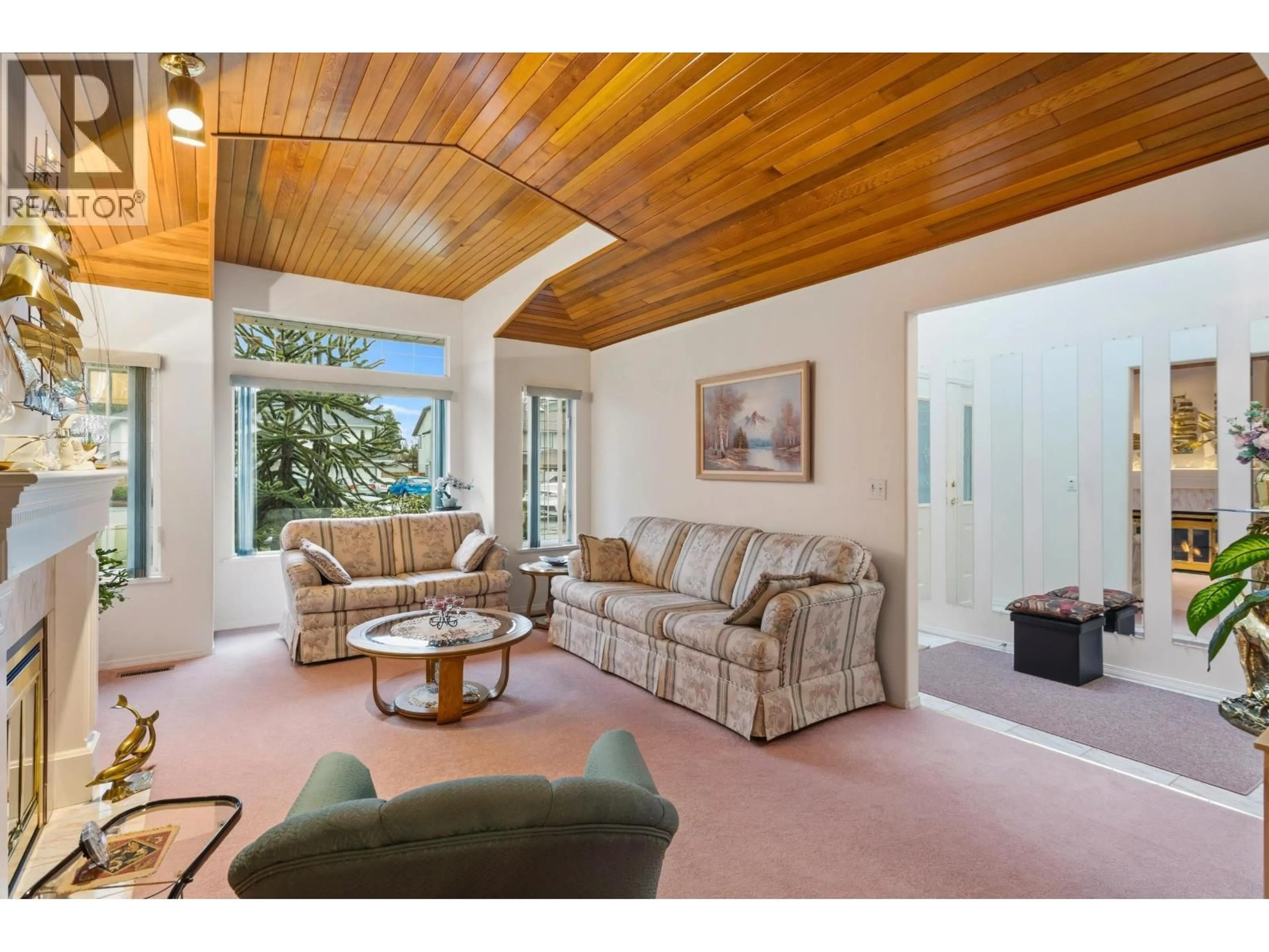 Living room with furniture, unknown for 20256 123 AVENUE, Maple Ridge British Columbia V2X4A5