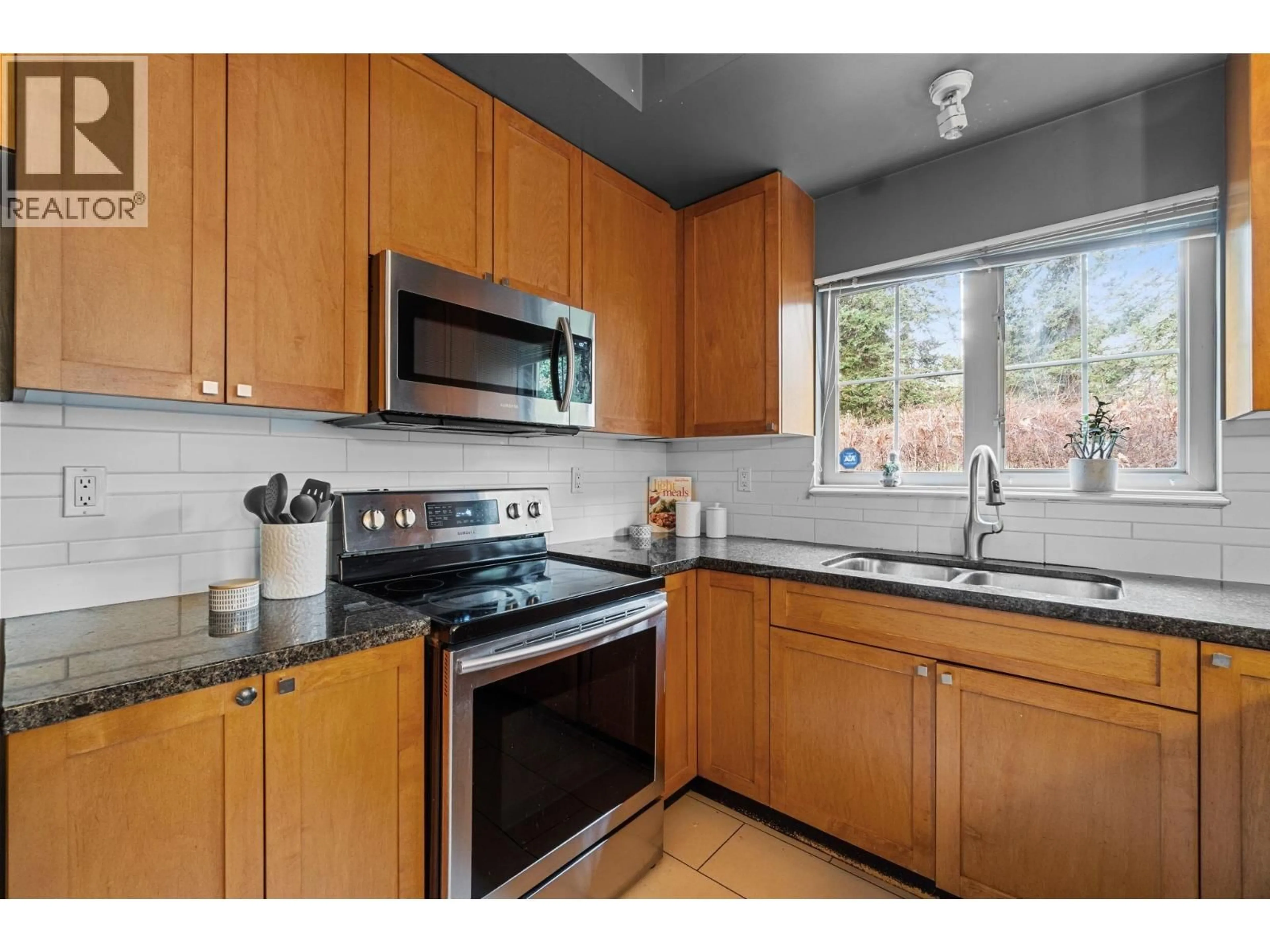 Standard kitchen, ceramic/tile floor for 13 - 245 FRANCIS WAY, New Westminster British Columbia V3L0A7