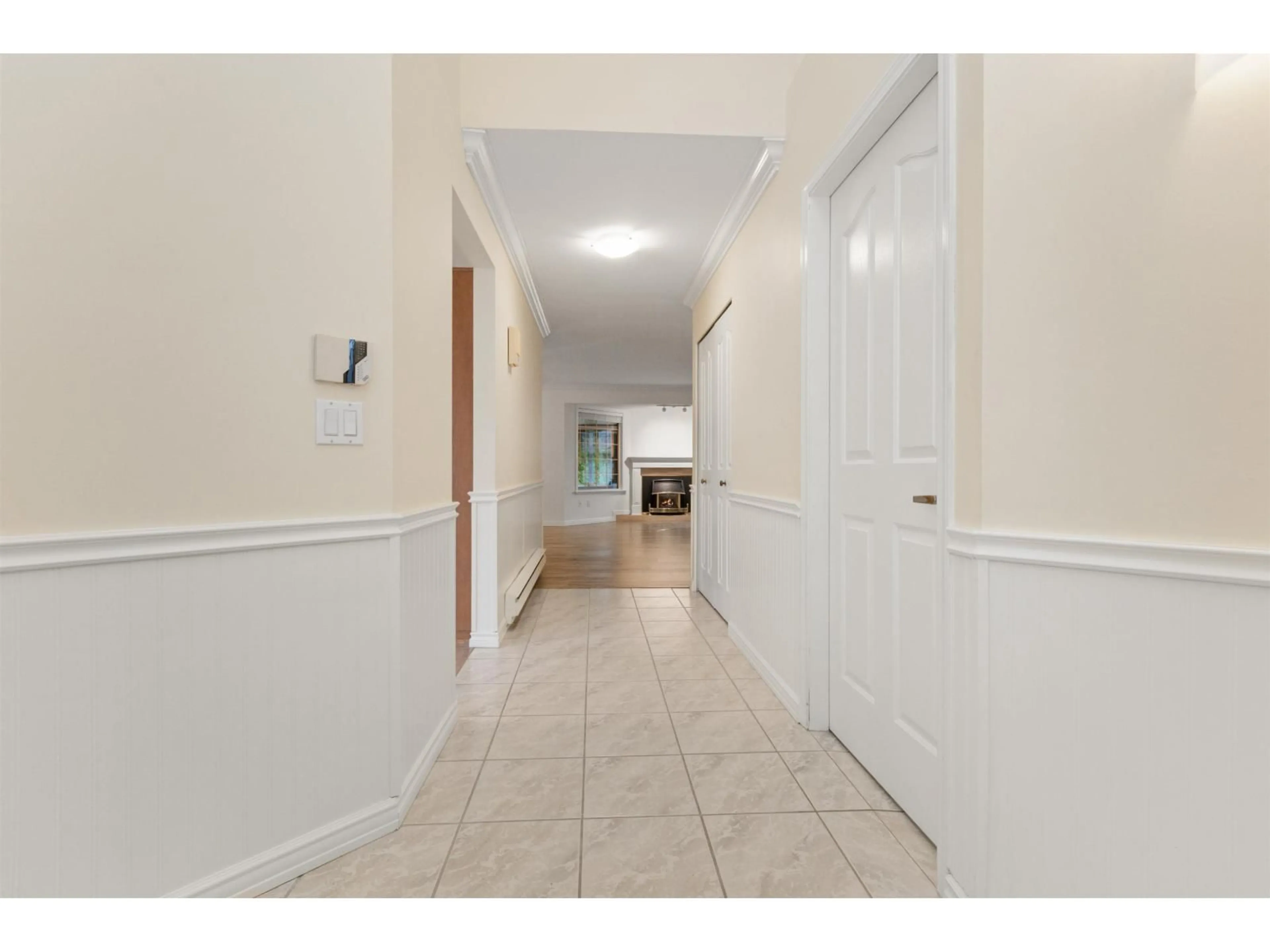 Indoor foyer for 30 - 1450 MCCALLUM ROAD, Abbotsford British Columbia V2S8A5