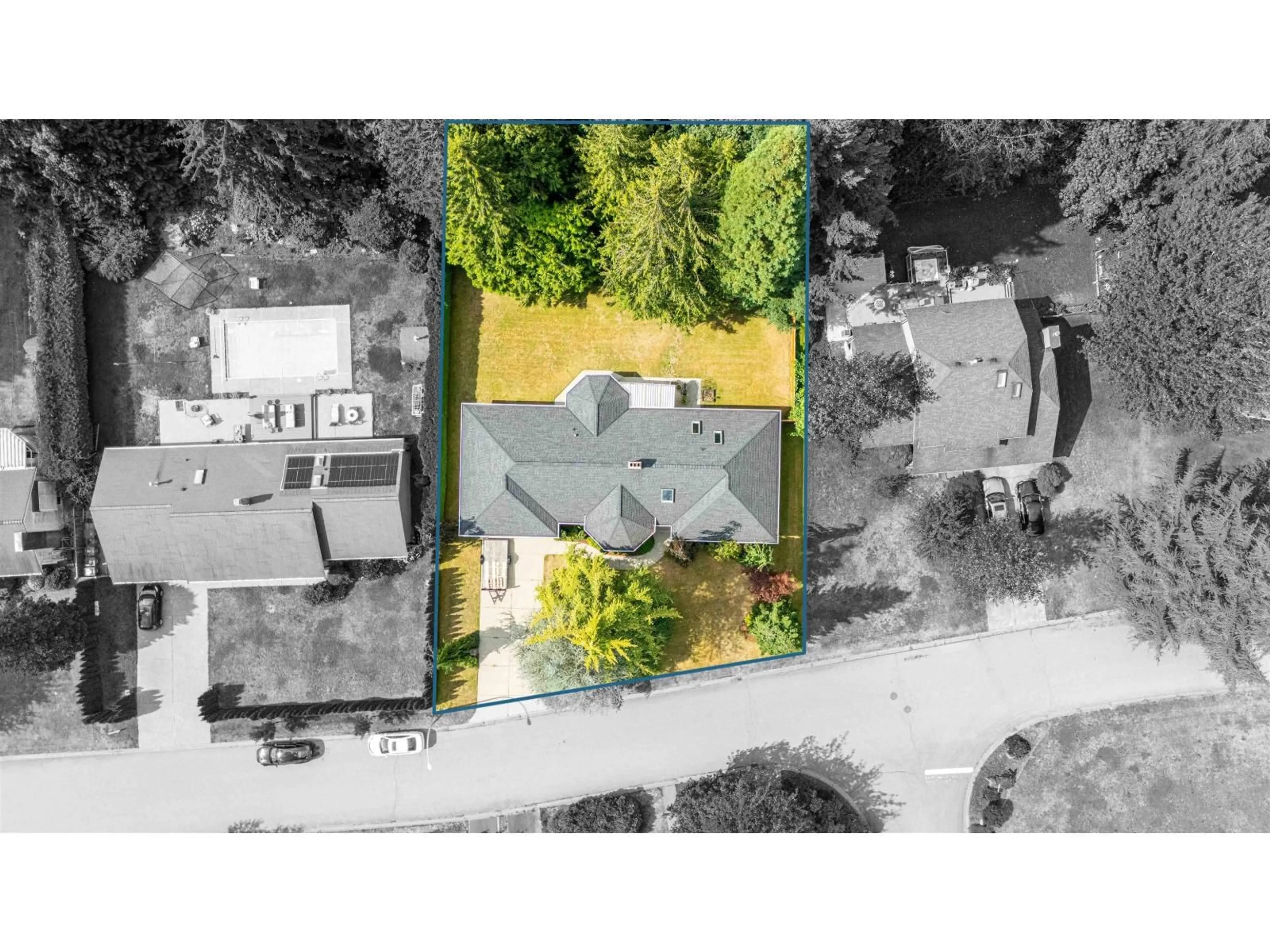 A pic from outside/outdoor area/front of a property/back of a property/a pic from drone, street for 11293 153A STREET, Surrey British Columbia V3R6H9
