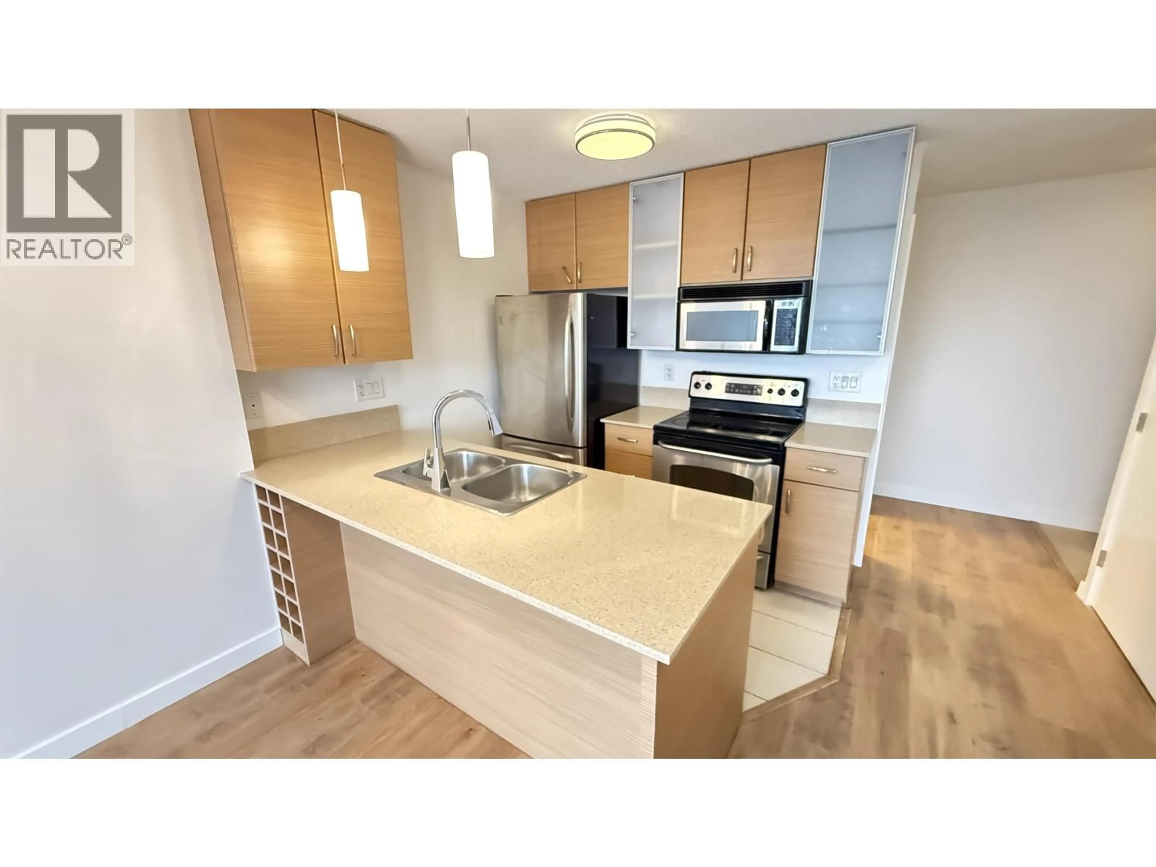Standard kitchen, wood/laminate floor for 3008 - 909 MAINLAND STREET, Vancouver British Columbia V6B1S3
