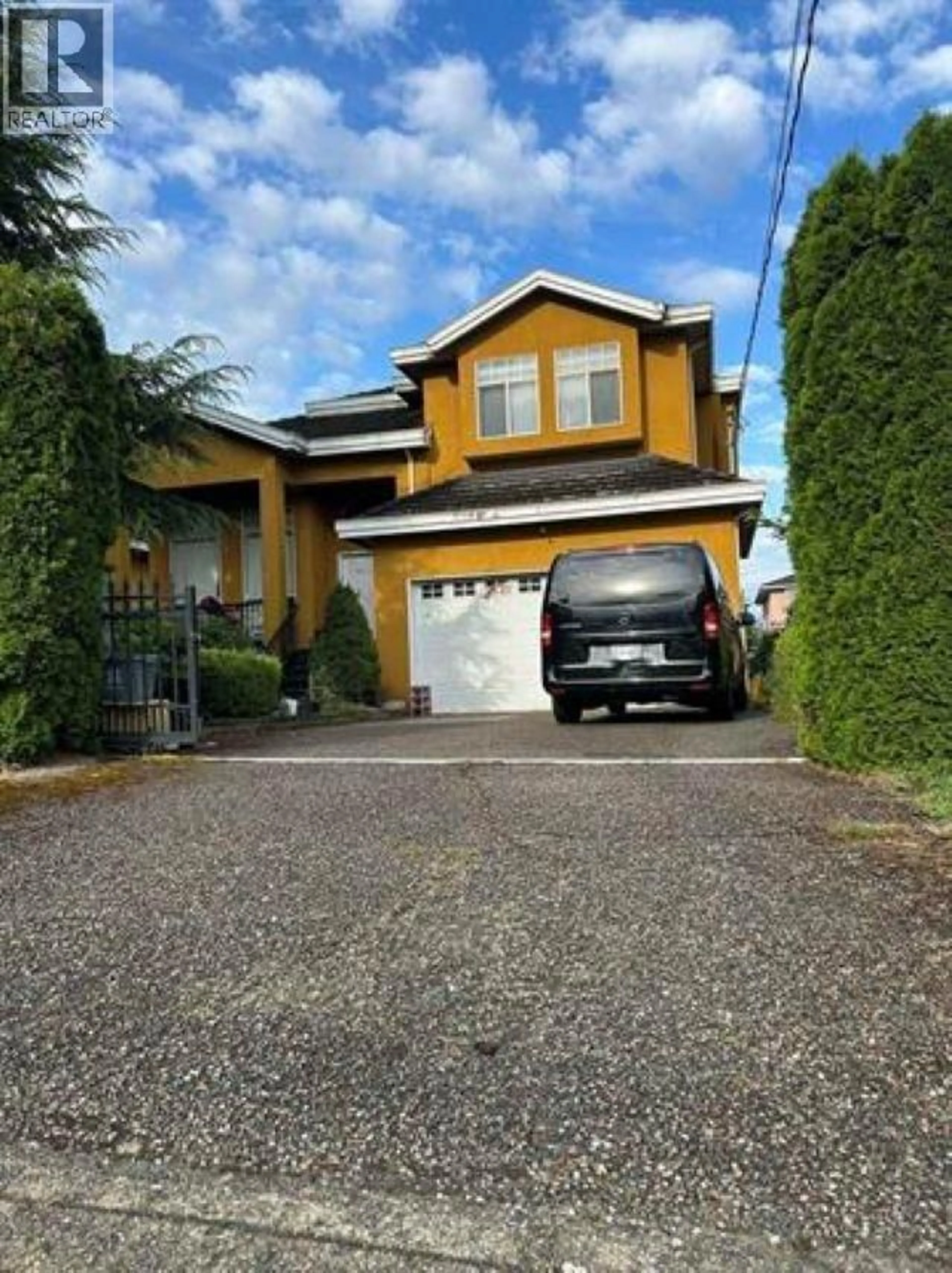 Home with vinyl exterior material, street for 6521 WALTHAM AVENUE, Burnaby British Columbia V5H3V6