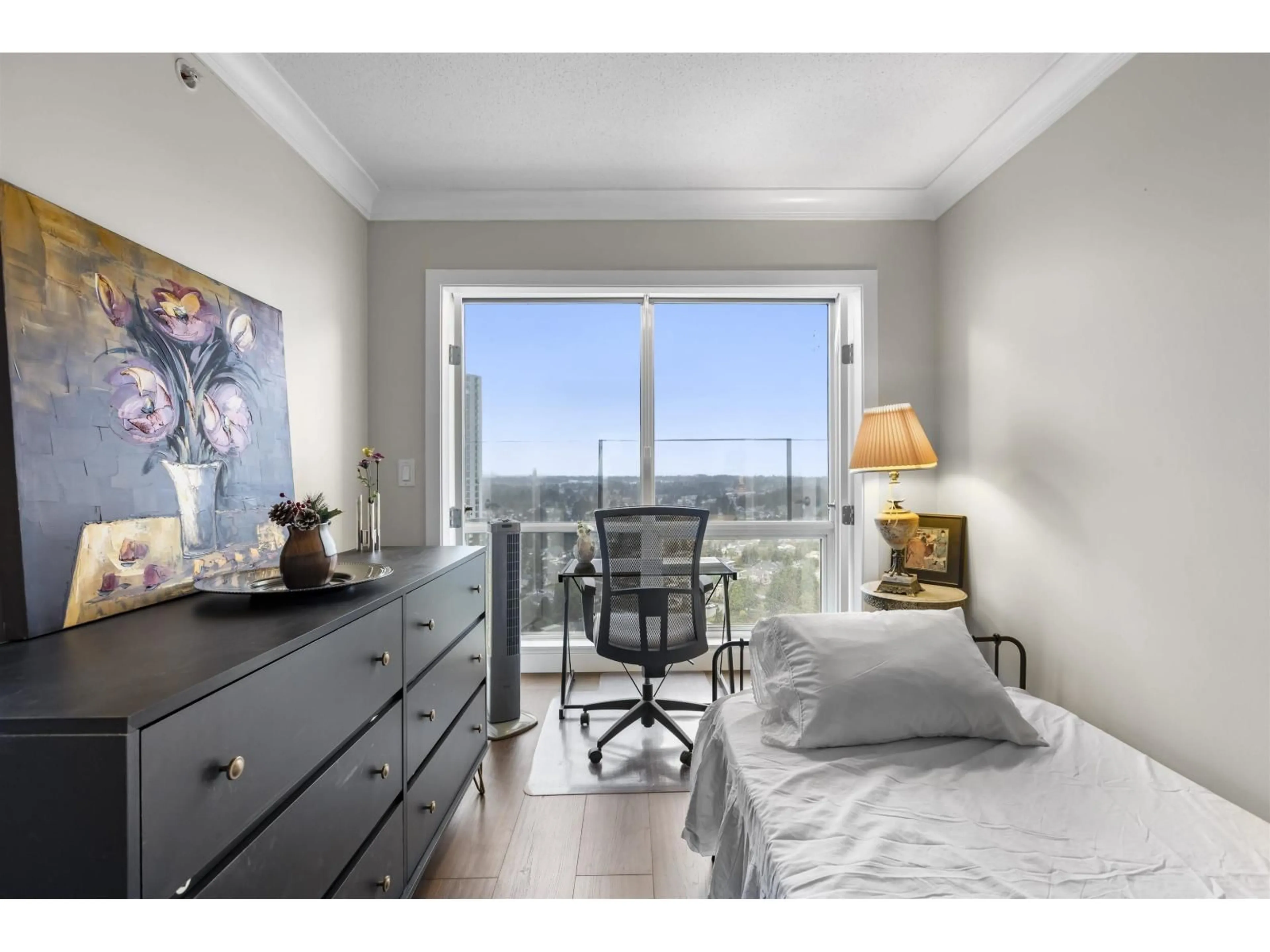 A pic of a room for 3001 - 13618 100 AVENUE, Surrey British Columbia V3T0A8