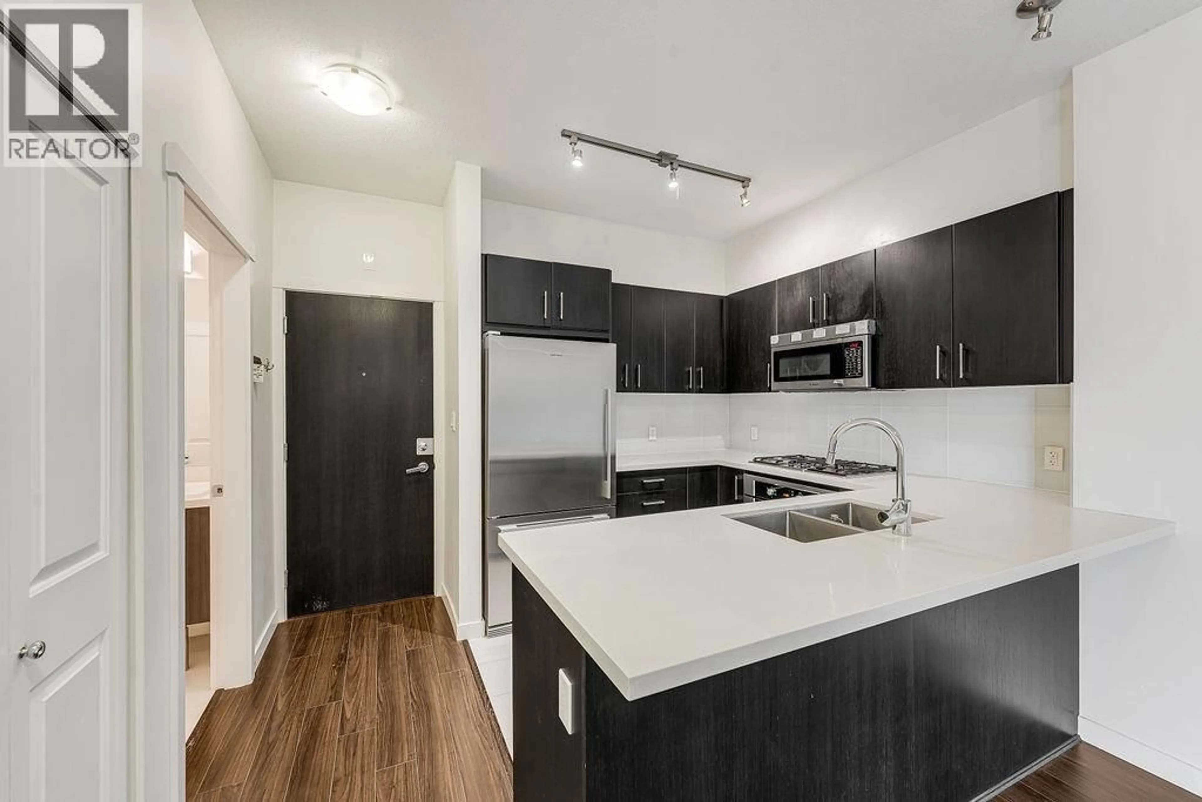 Standard kitchen, unknown for 422 - 3133 RIVERWALK AVENUE, Vancouver British Columbia V5S0A7