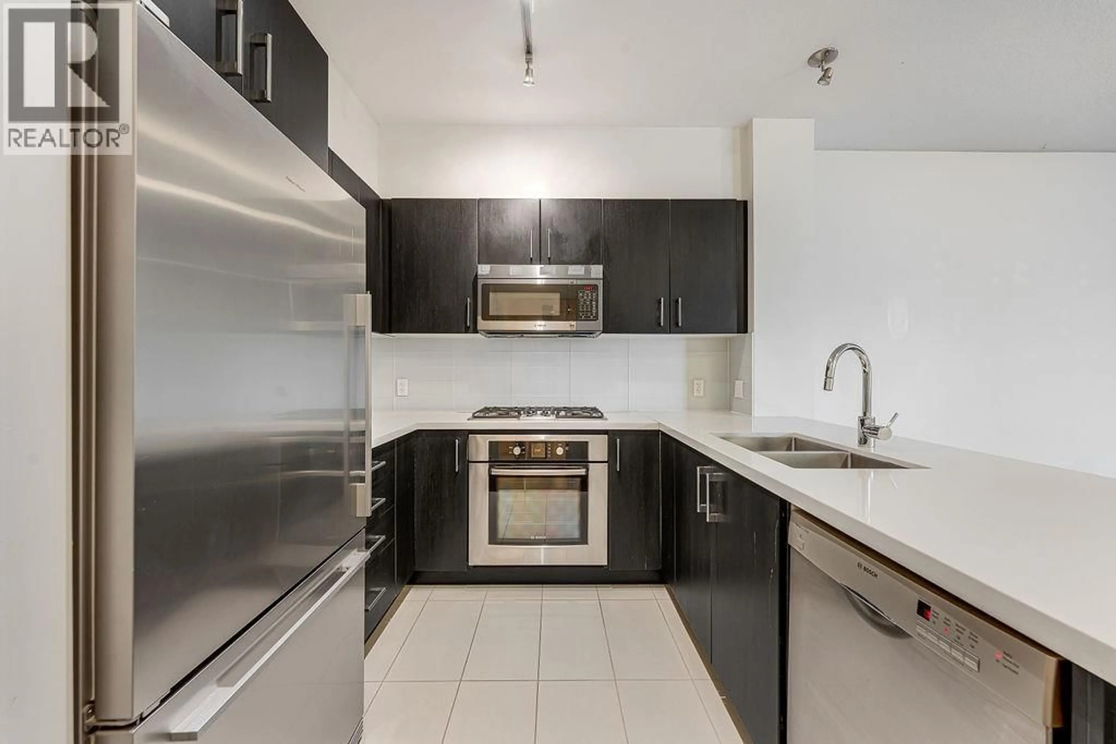 Standard kitchen, unknown for 422 - 3133 RIVERWALK AVENUE, Vancouver British Columbia V5S0A7