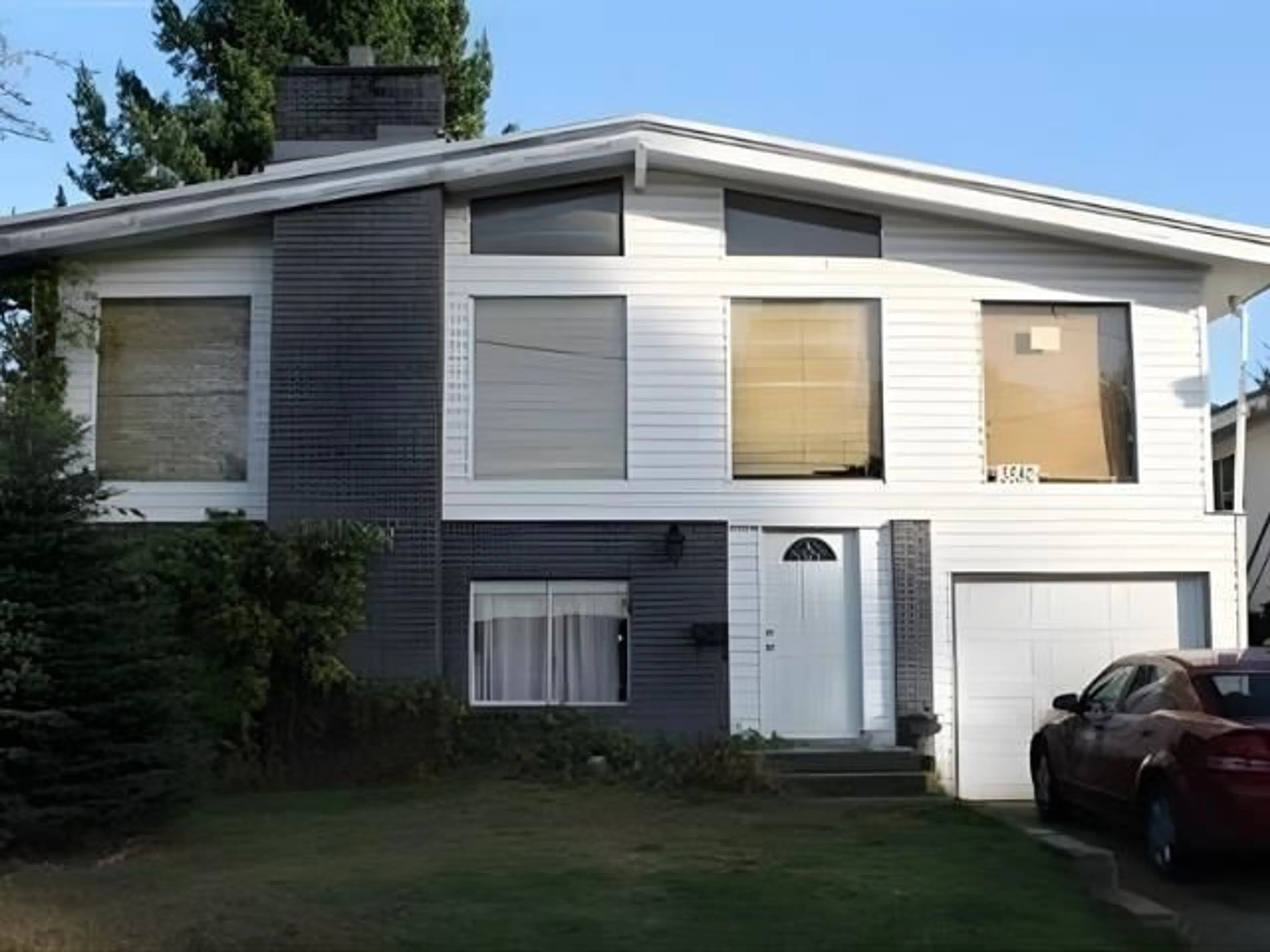 Home with vinyl exterior material, street for 2580 CAMPBELL AVENUE, Abbotsford British Columbia V2S4A4